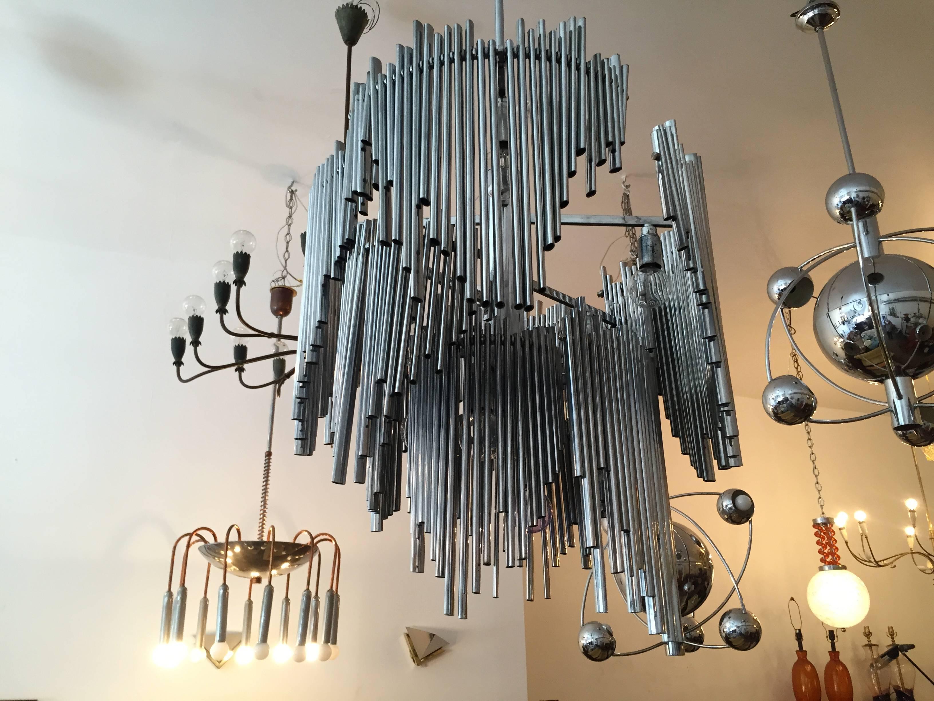 Italian High Style 1970s Sculptural Chandelier In Excellent Condition For Sale In New York, NY