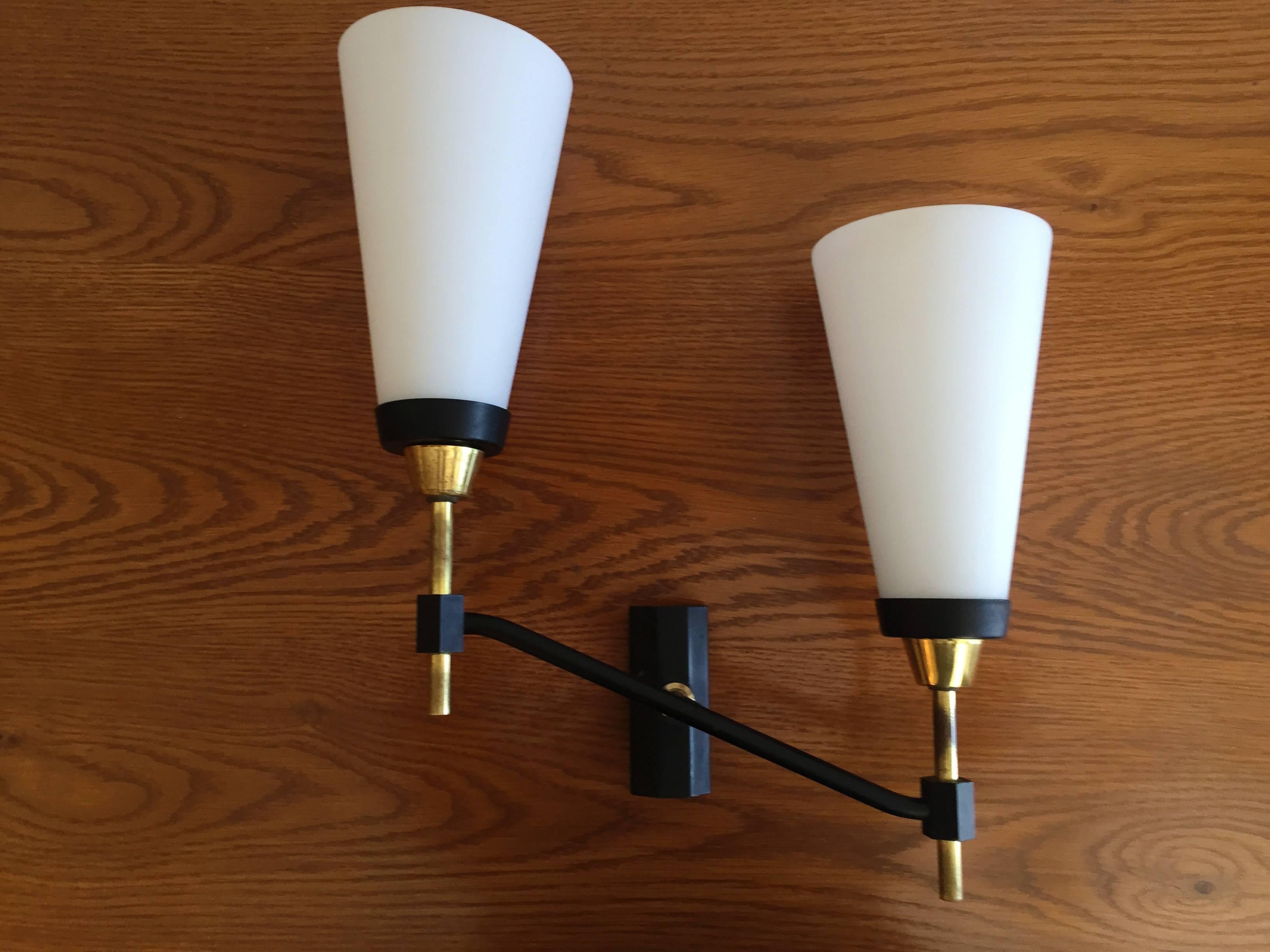 Large Set of Three French 1950s Lunel Wall Lights In Excellent Condition For Sale In New York, NY