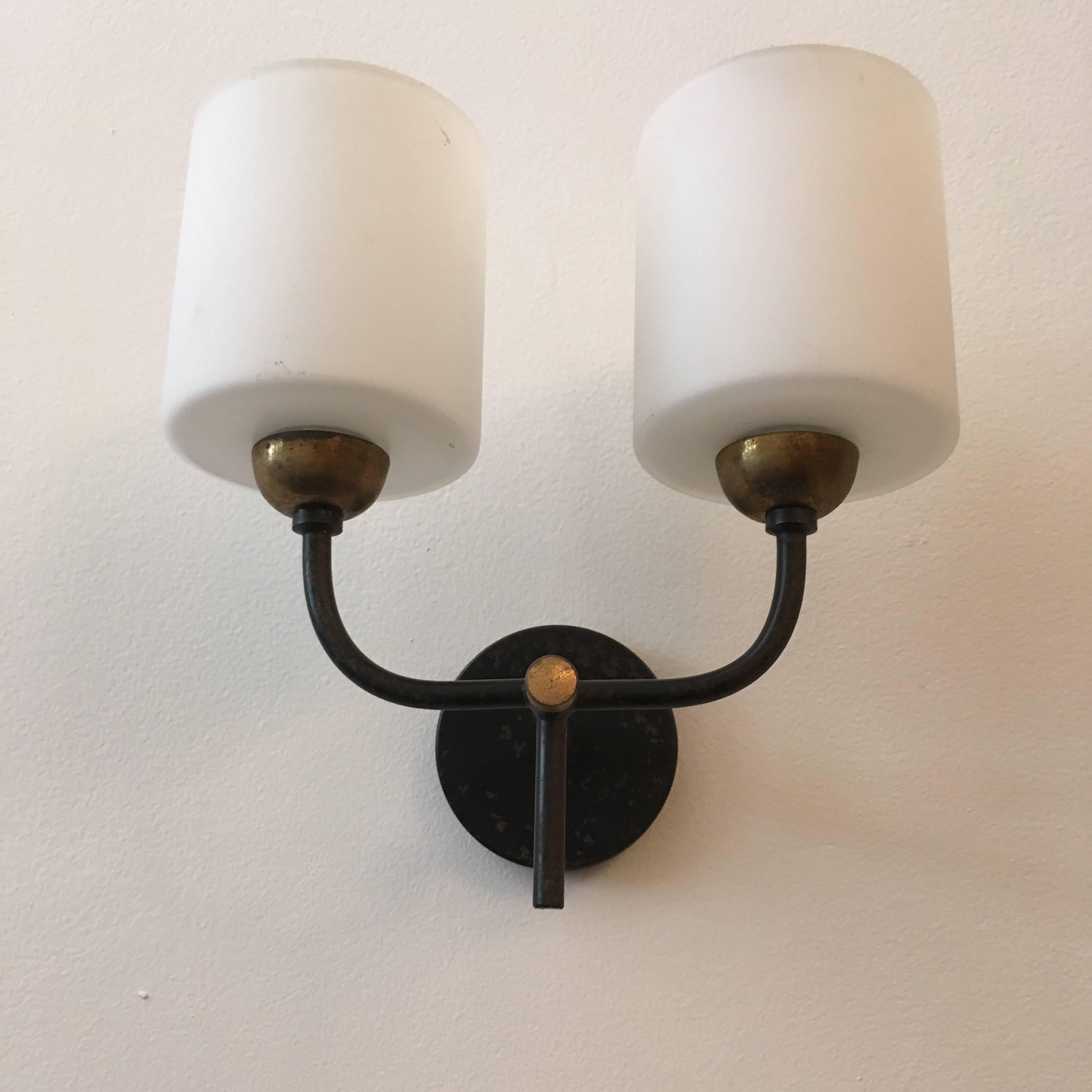 Pair of French Arlus 1960s Wall Lights In Excellent Condition In New York, NY