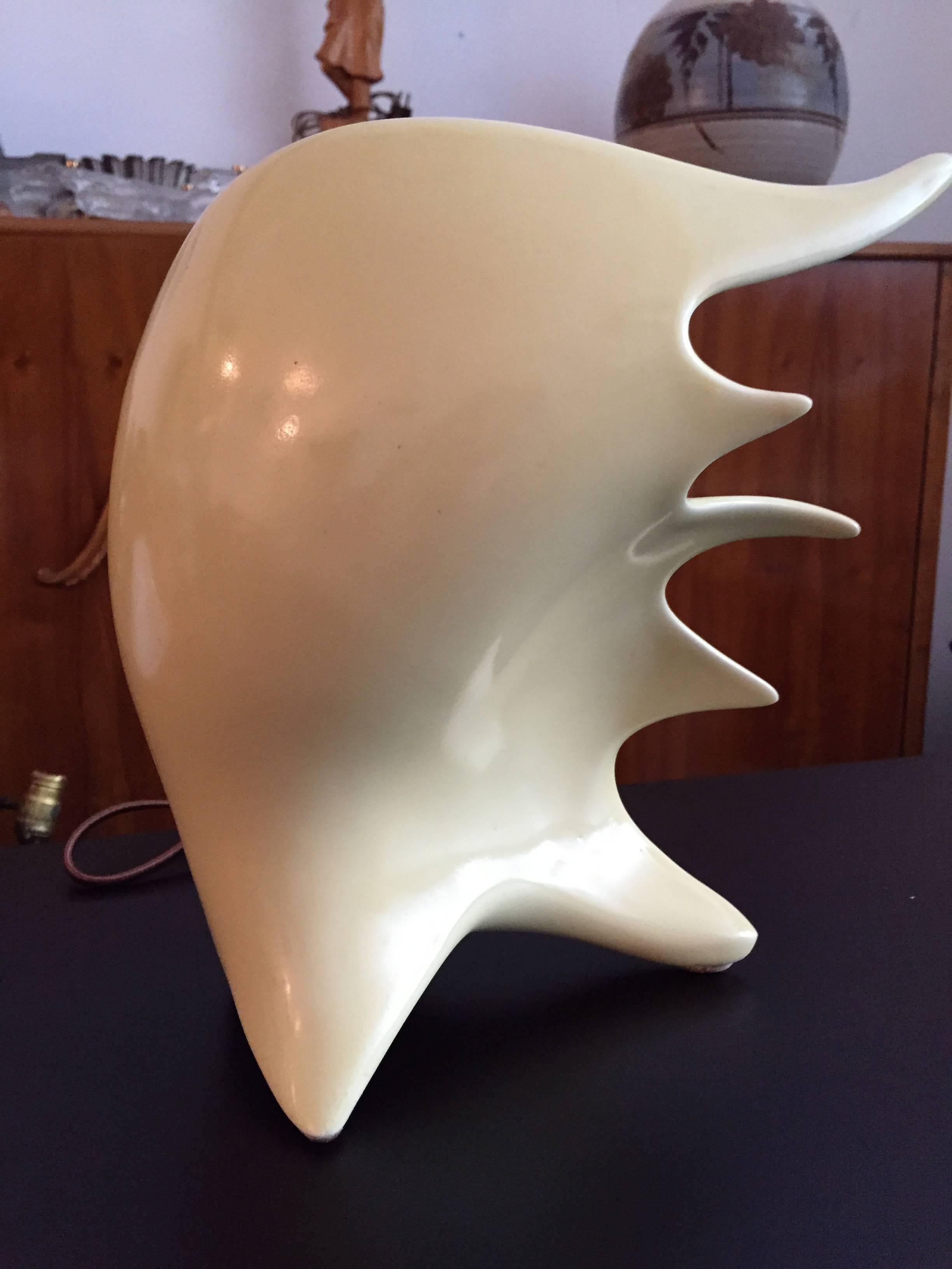 Antonia Campi Conchiglia Keramik, Italienische Lampe aus den 1950er Jahren (Mitte des 20. Jahrhunderts) im Angebot