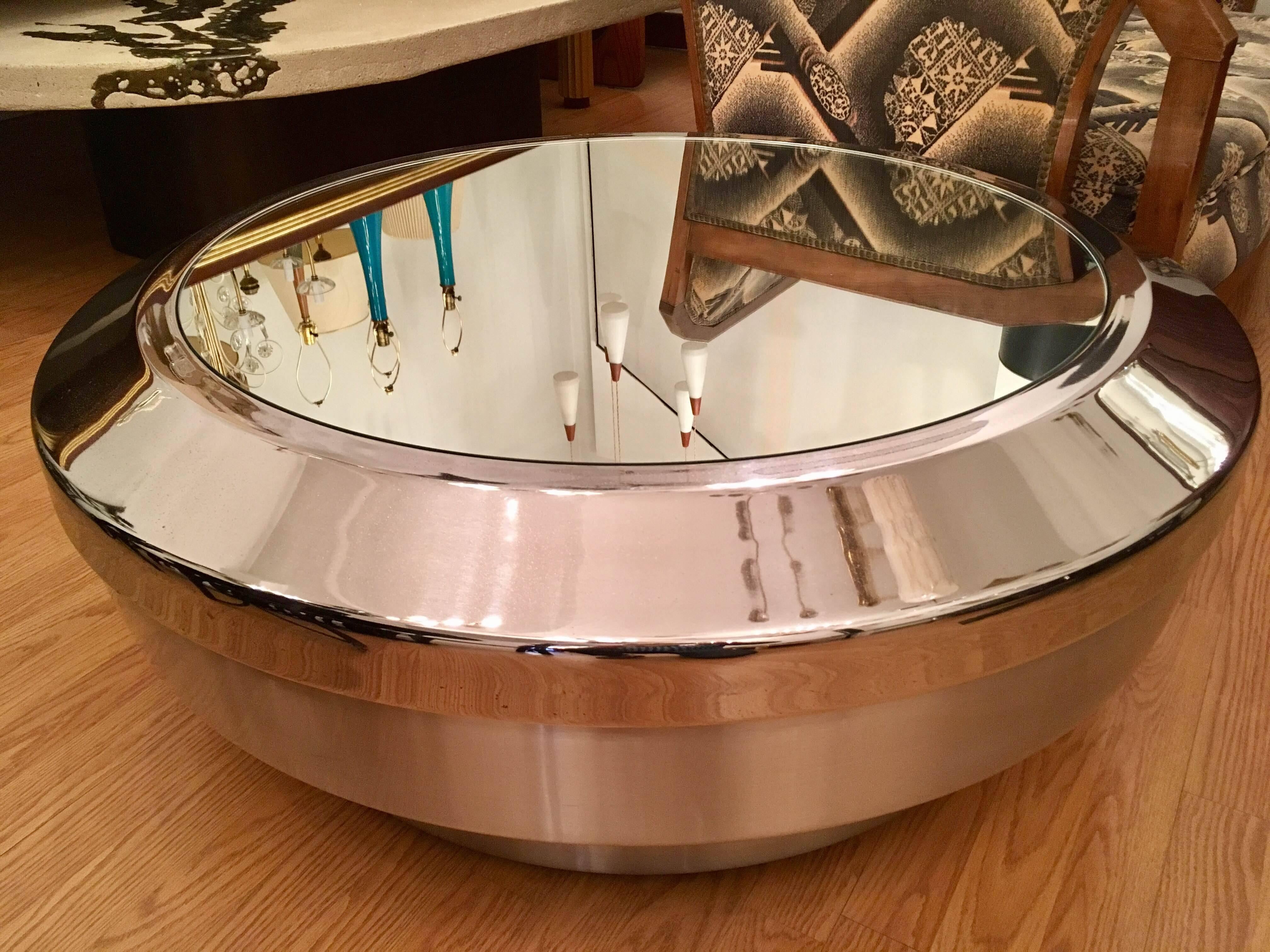 Pair of Gary John Neville 1970s Space Age Tables In Good Condition In New York, NY