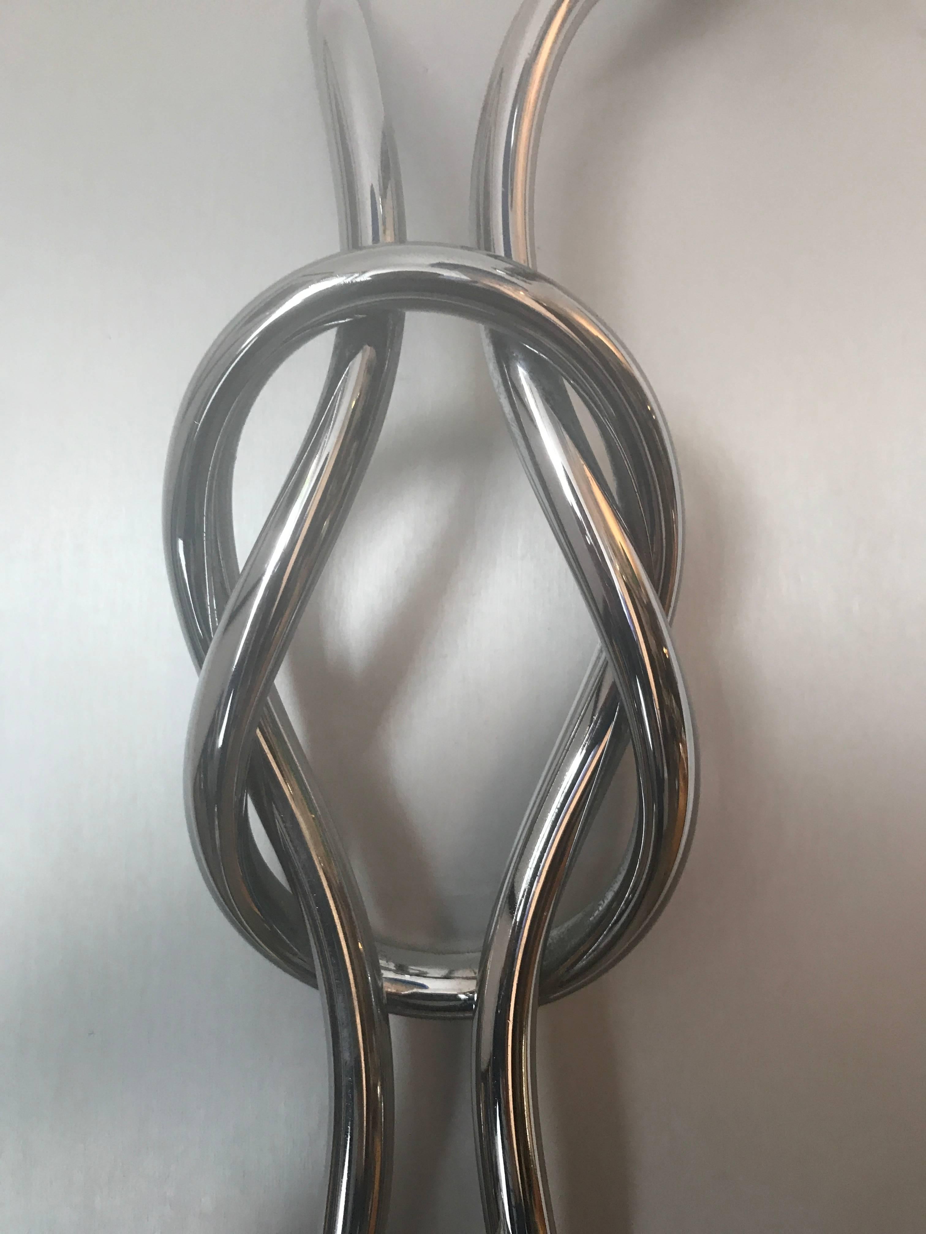 Paire de grandes appliques sculpturales Missaglia pour Giocomo Benevelli (Italie) Excellent état - En vente à New York, NY