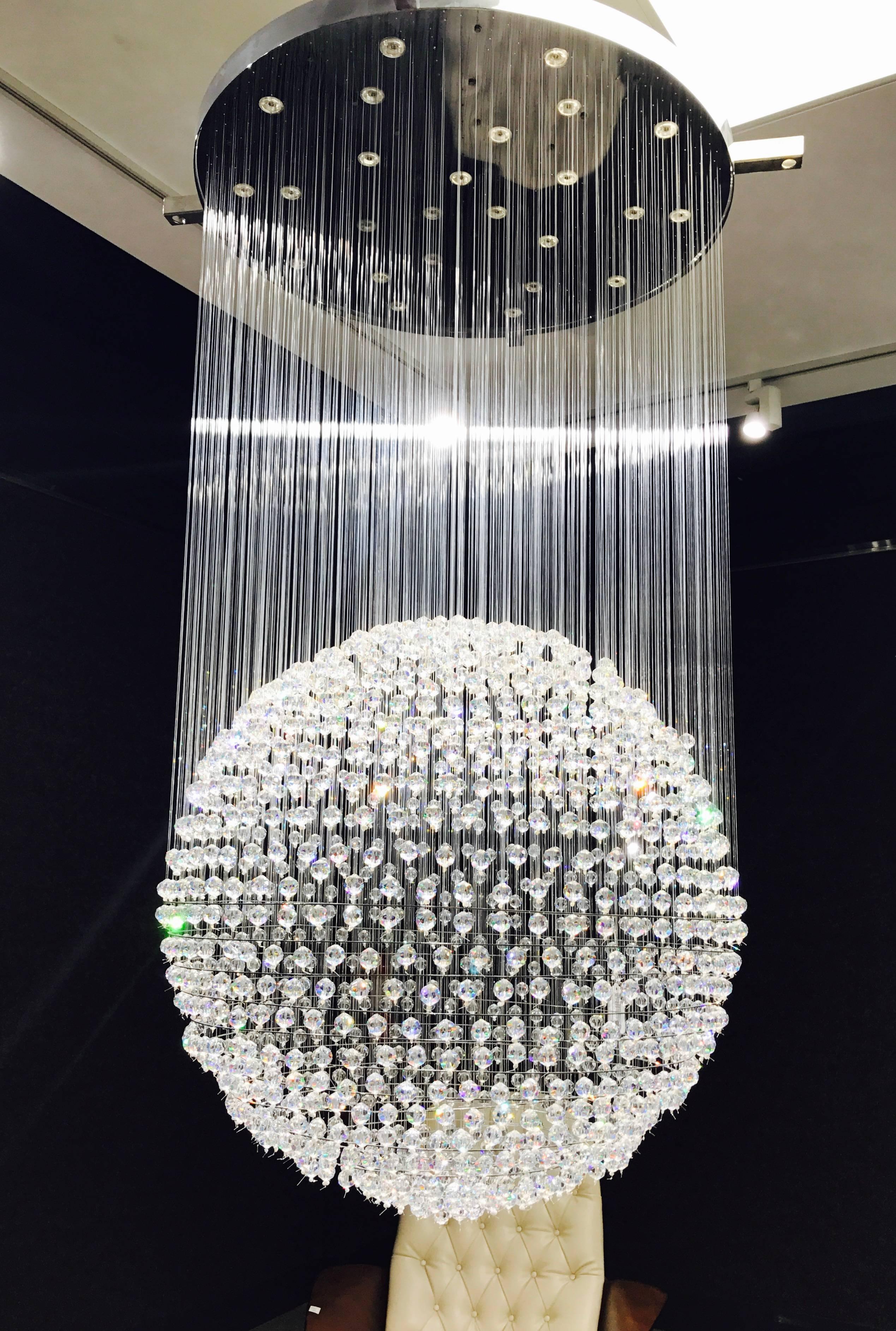 XXIe siècle et contemporain Lustre Palace de Tom Dixon en cristal Swarovski en vente