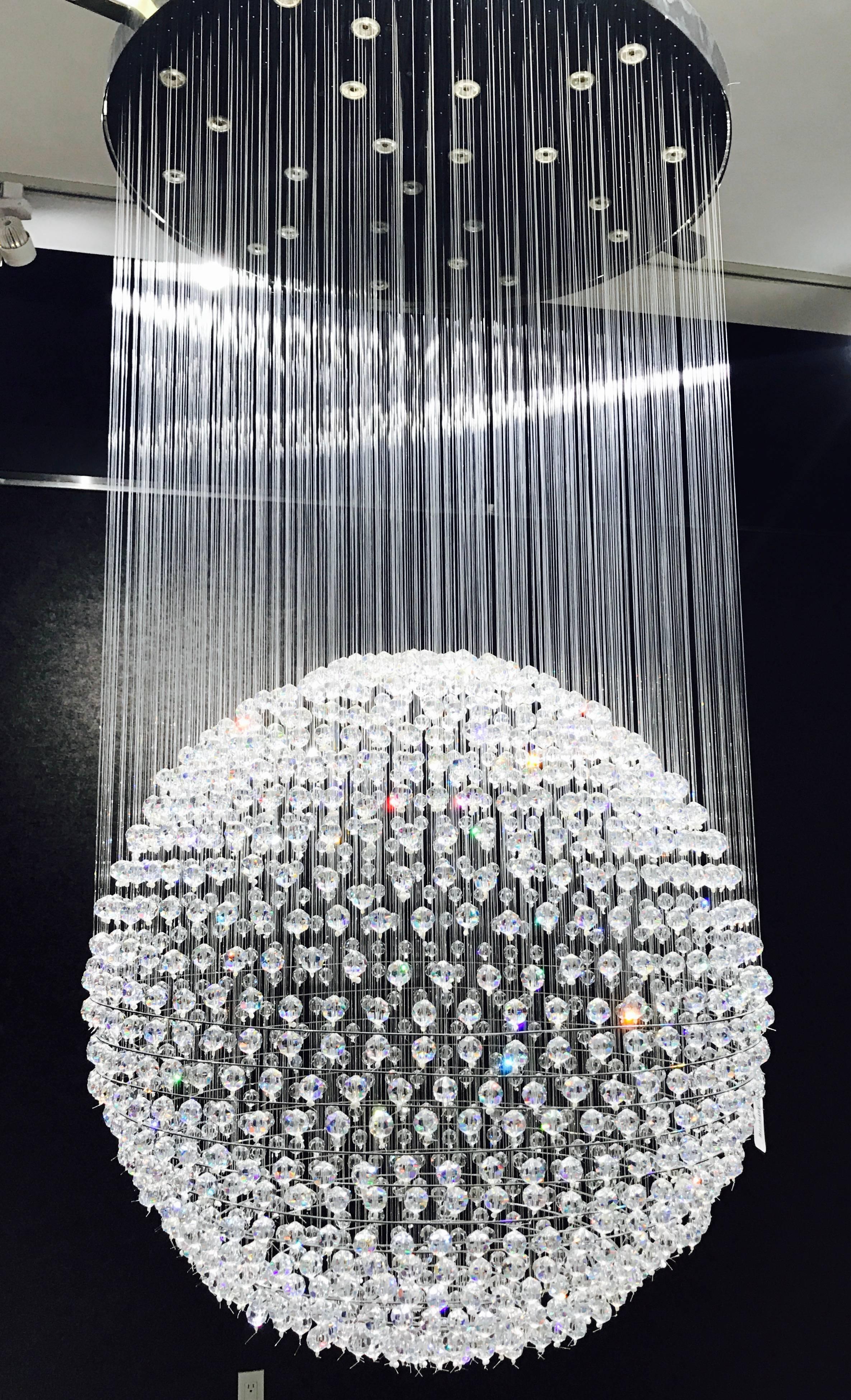 Tom Dixon Swarovski Crystal Palace Chandelier In Excellent Condition For Sale In New York, NY