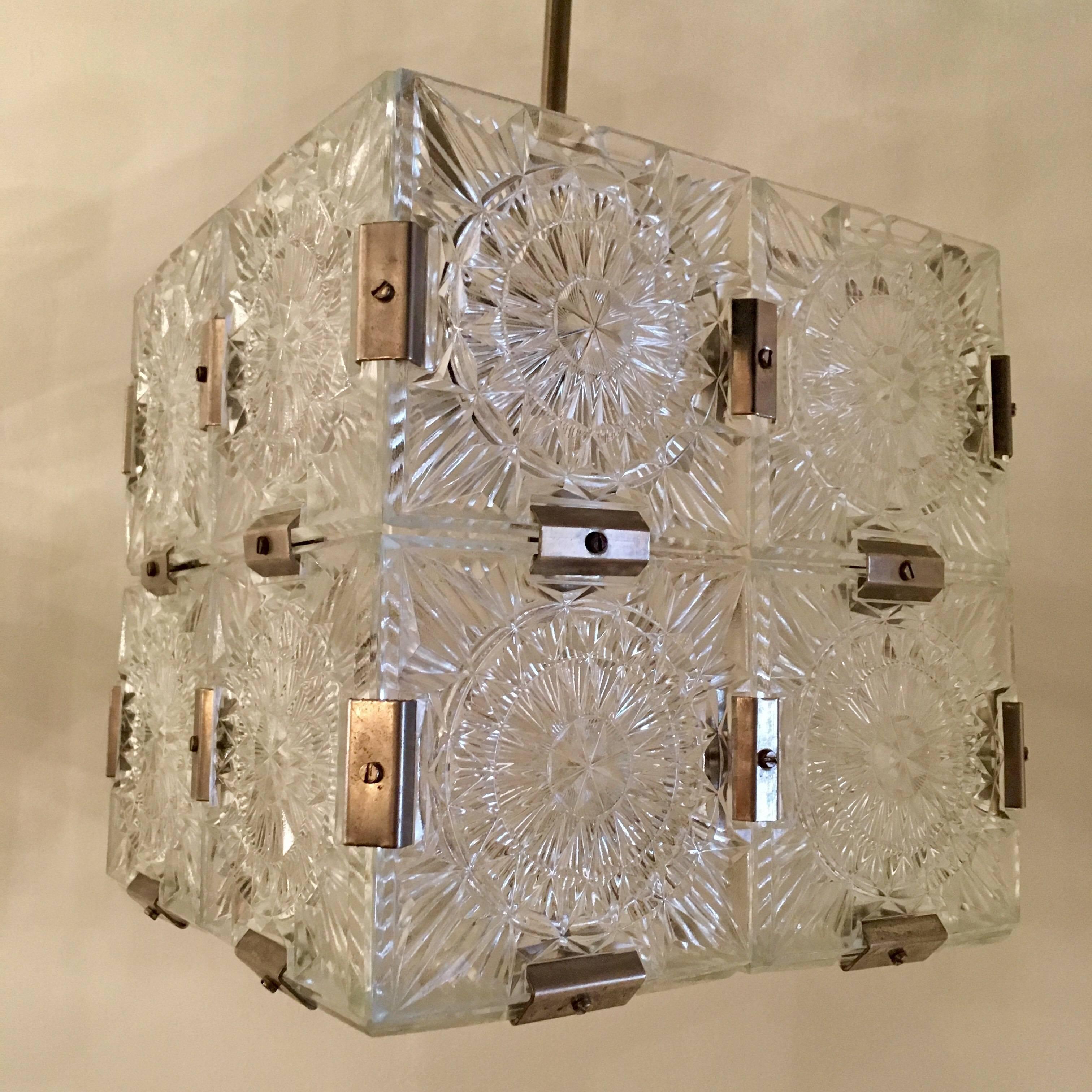Milieu du XXe siècle Kamenicky Senov Pendentif en cristal tchèque des années 1960 en vente