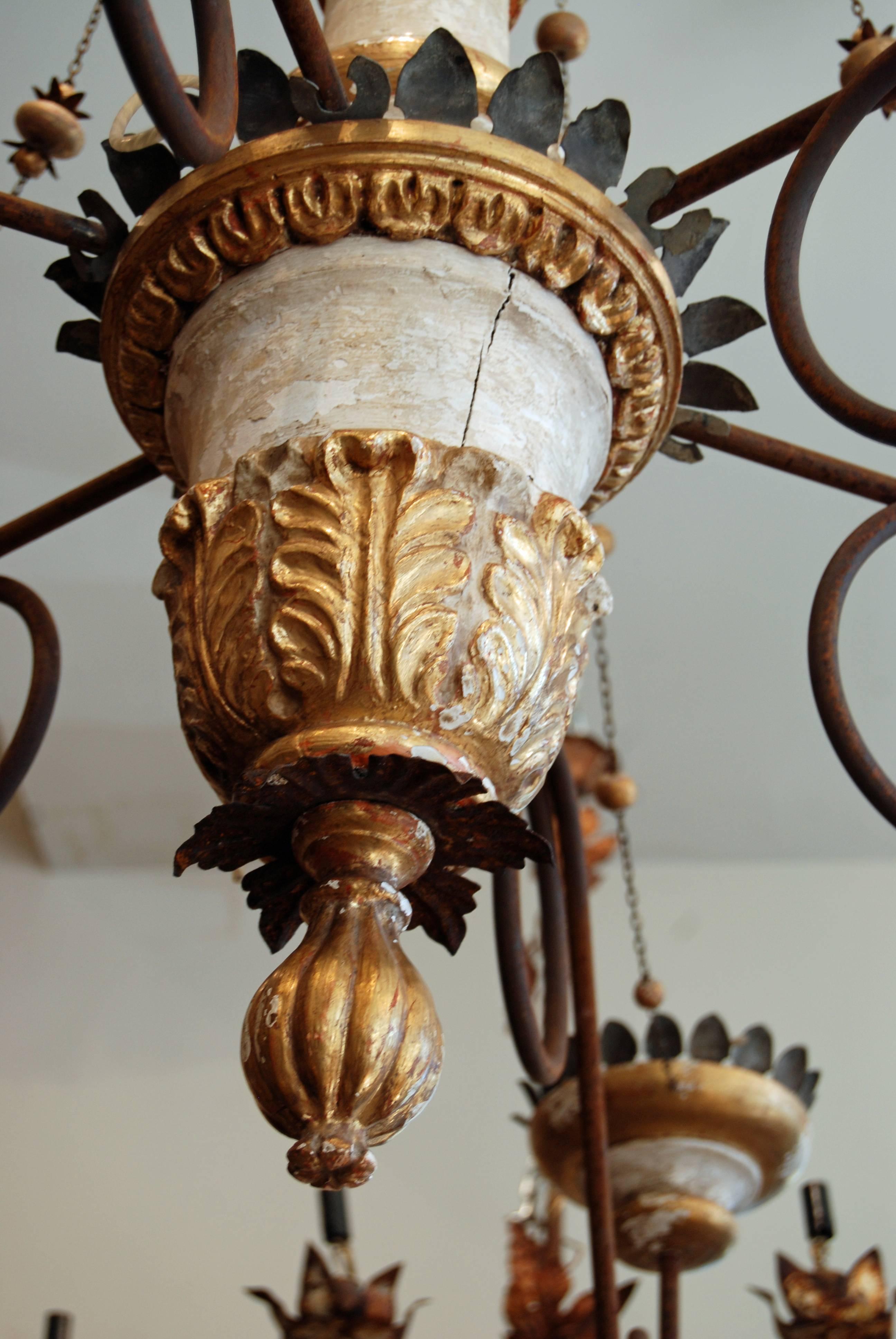 Belle Epoch Wooden and Tole Italian Chandelier In Good Condition In New Orleans, LA