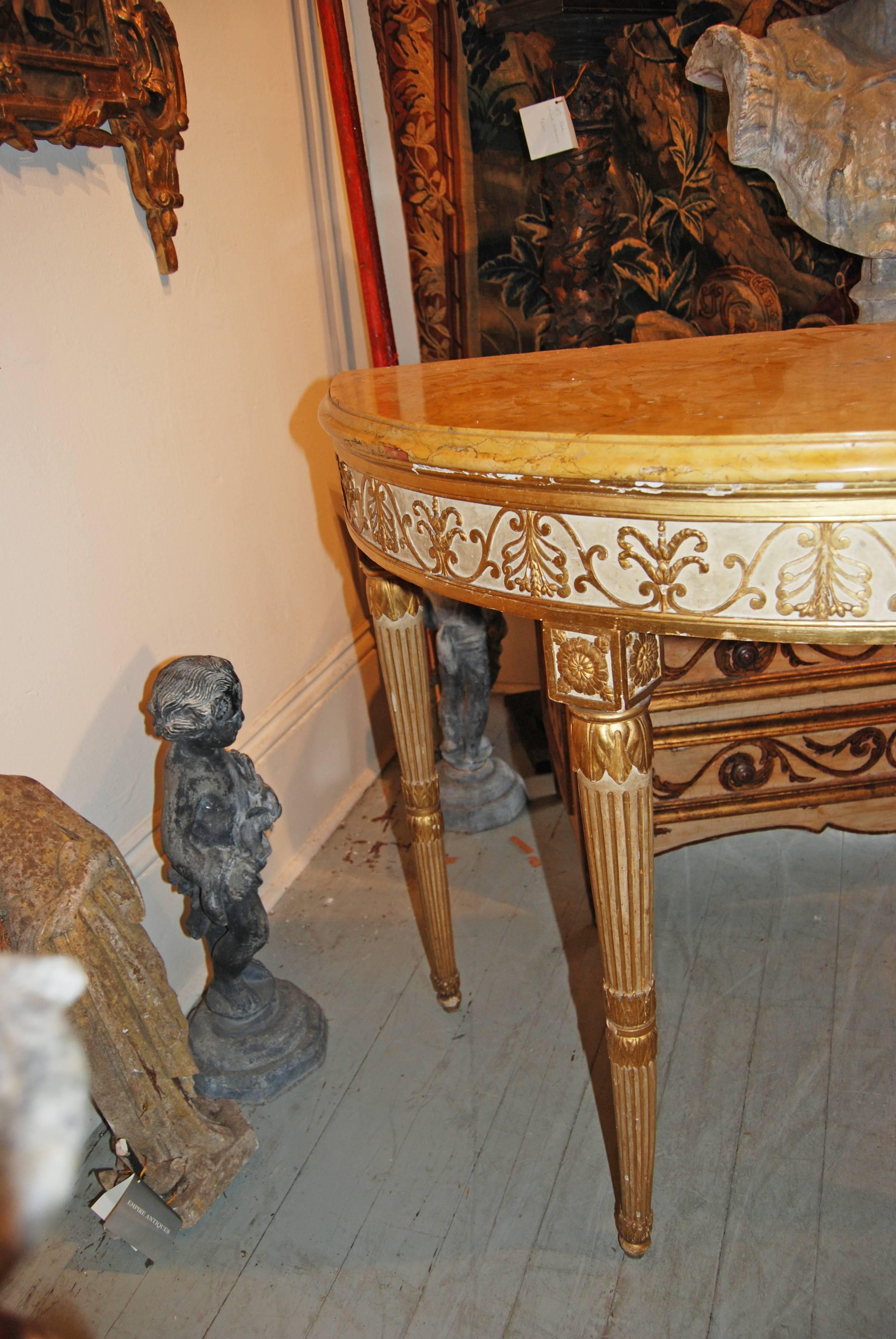 Important 18th century Roman console with rare yellow marble.