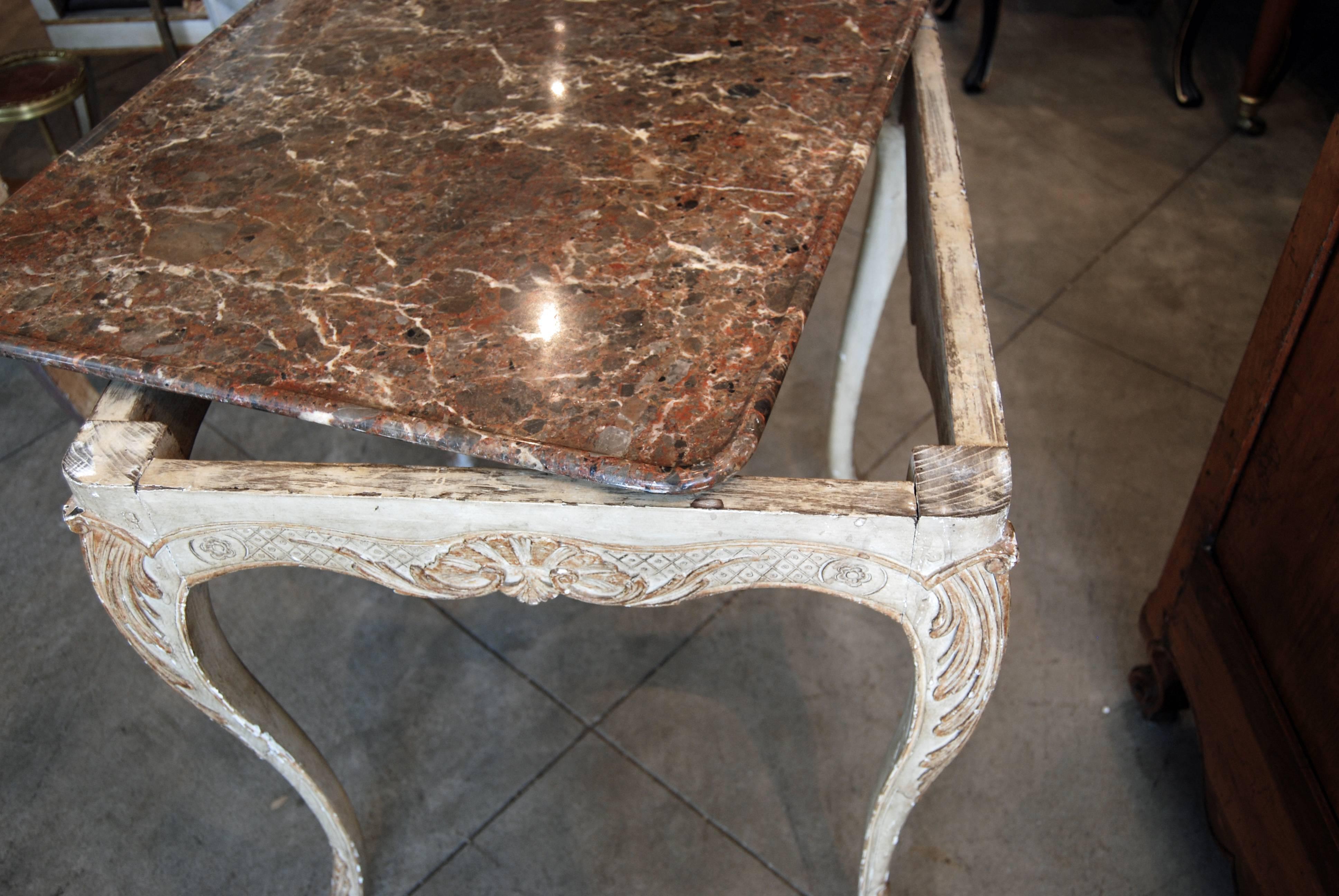 18th Century Painted and Carved Center Table In Good Condition For Sale In New Orleans, LA