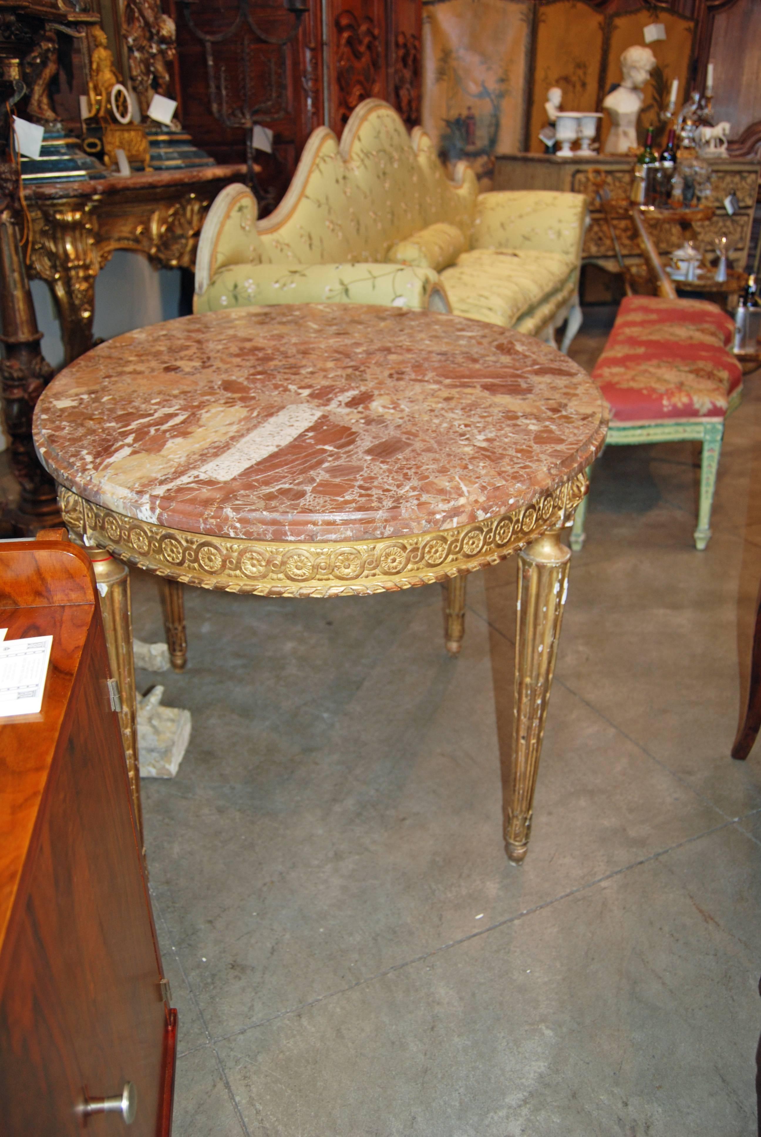 Français Table centrale Napoléon III en bois doré en vente