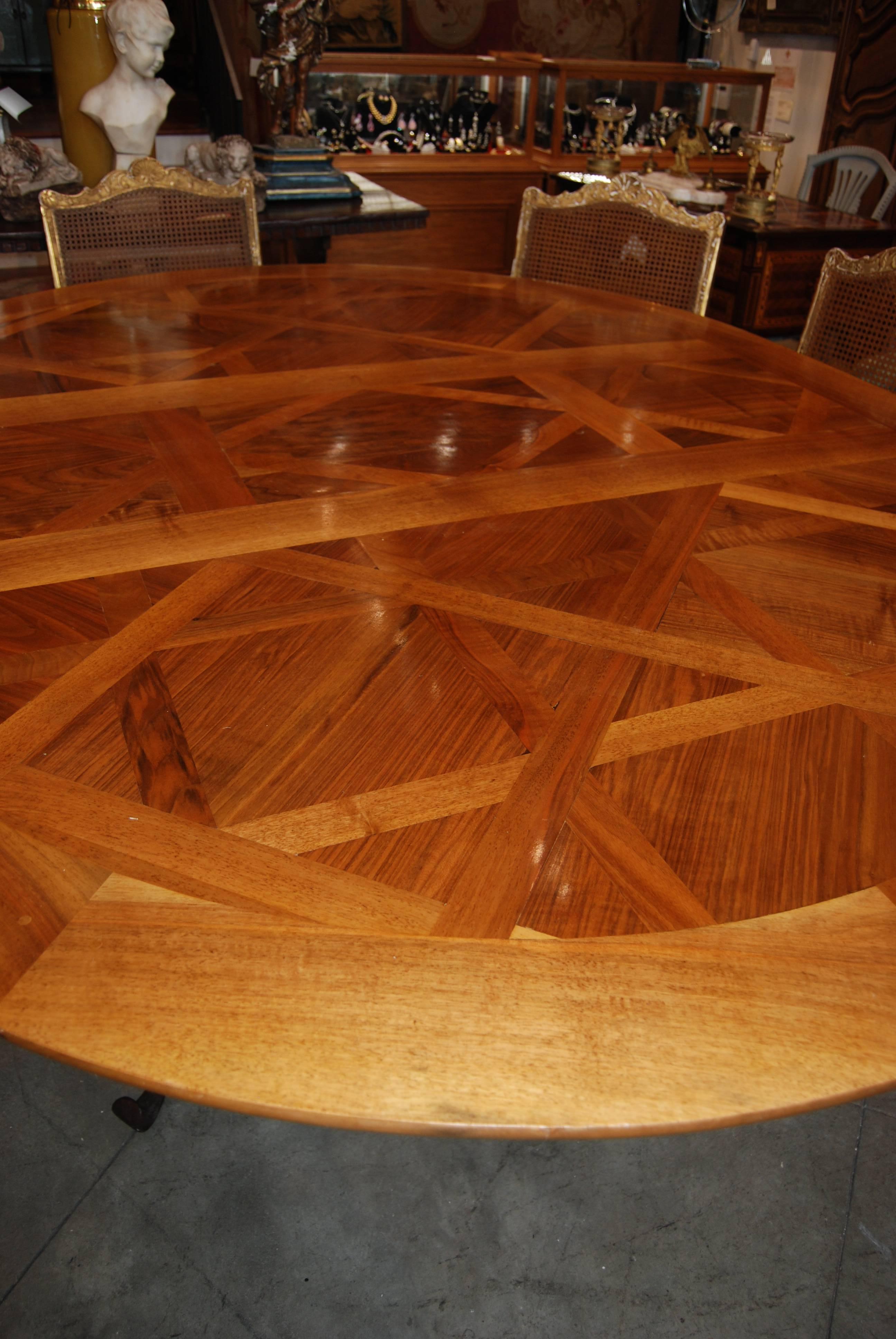 round parquet dining table