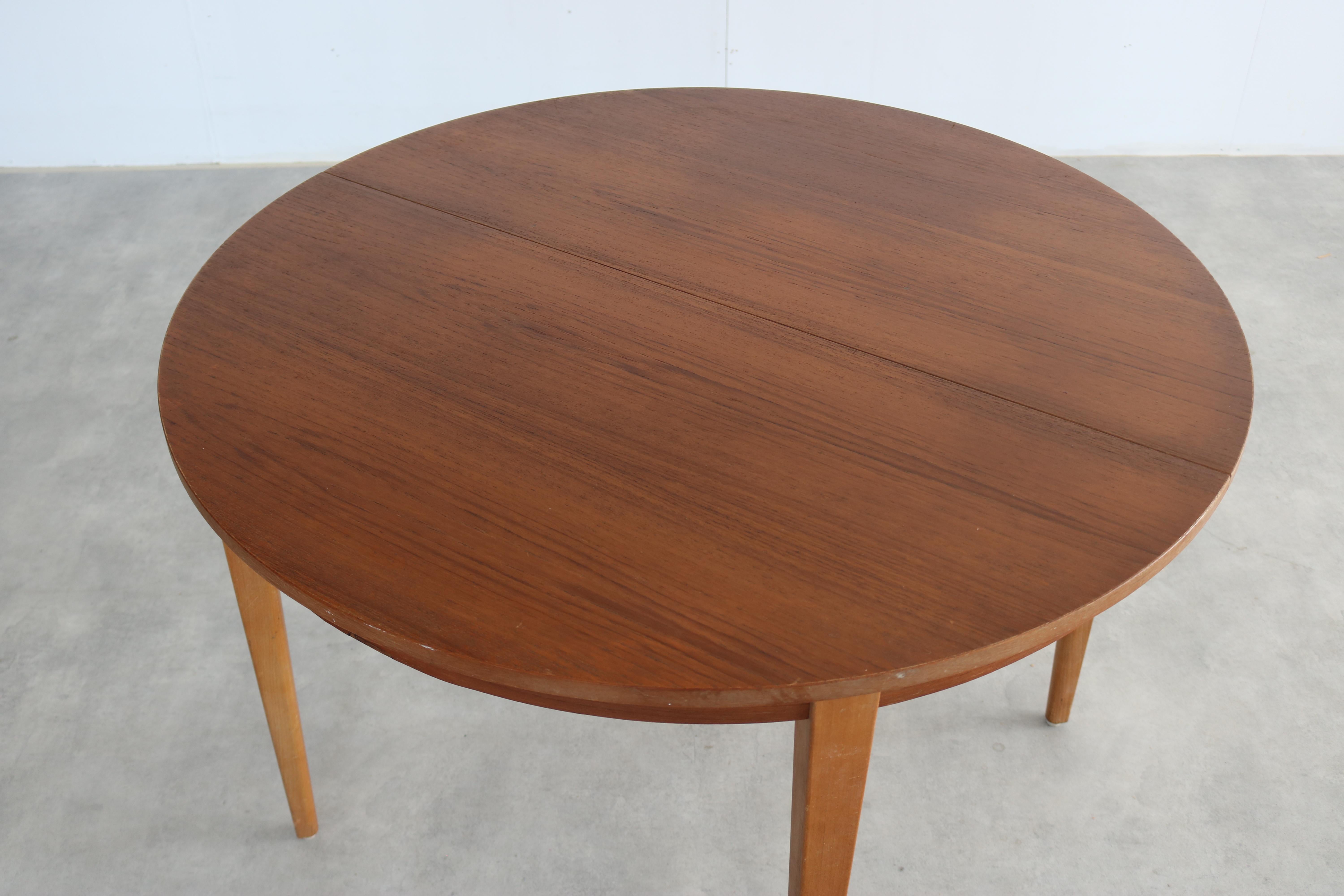 Mid-20th Century vintage dining table  round table  teak  1960s  Swedish For Sale