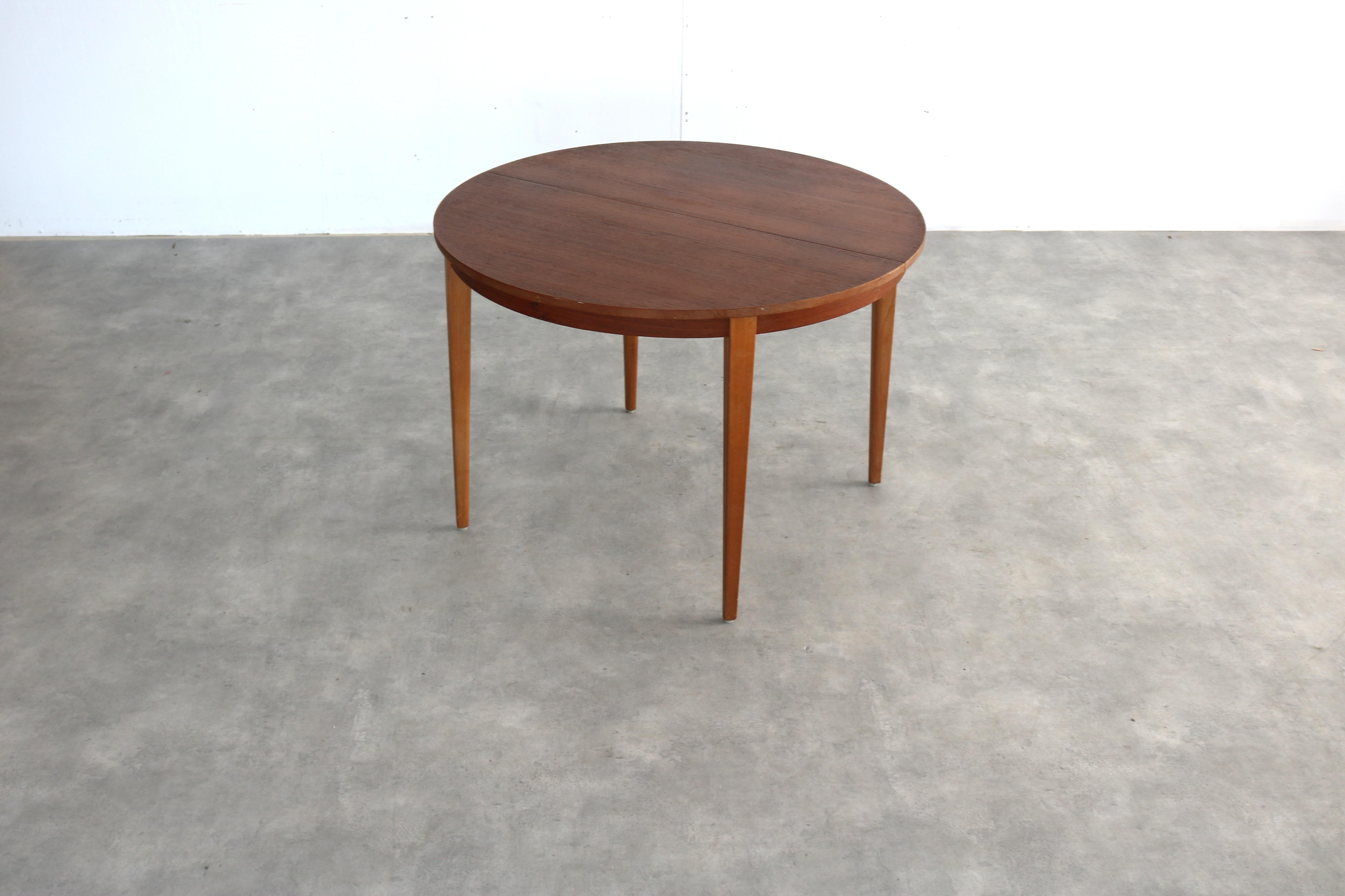 vintage dining table  round table  teak  1960s  Swedish For Sale 3
