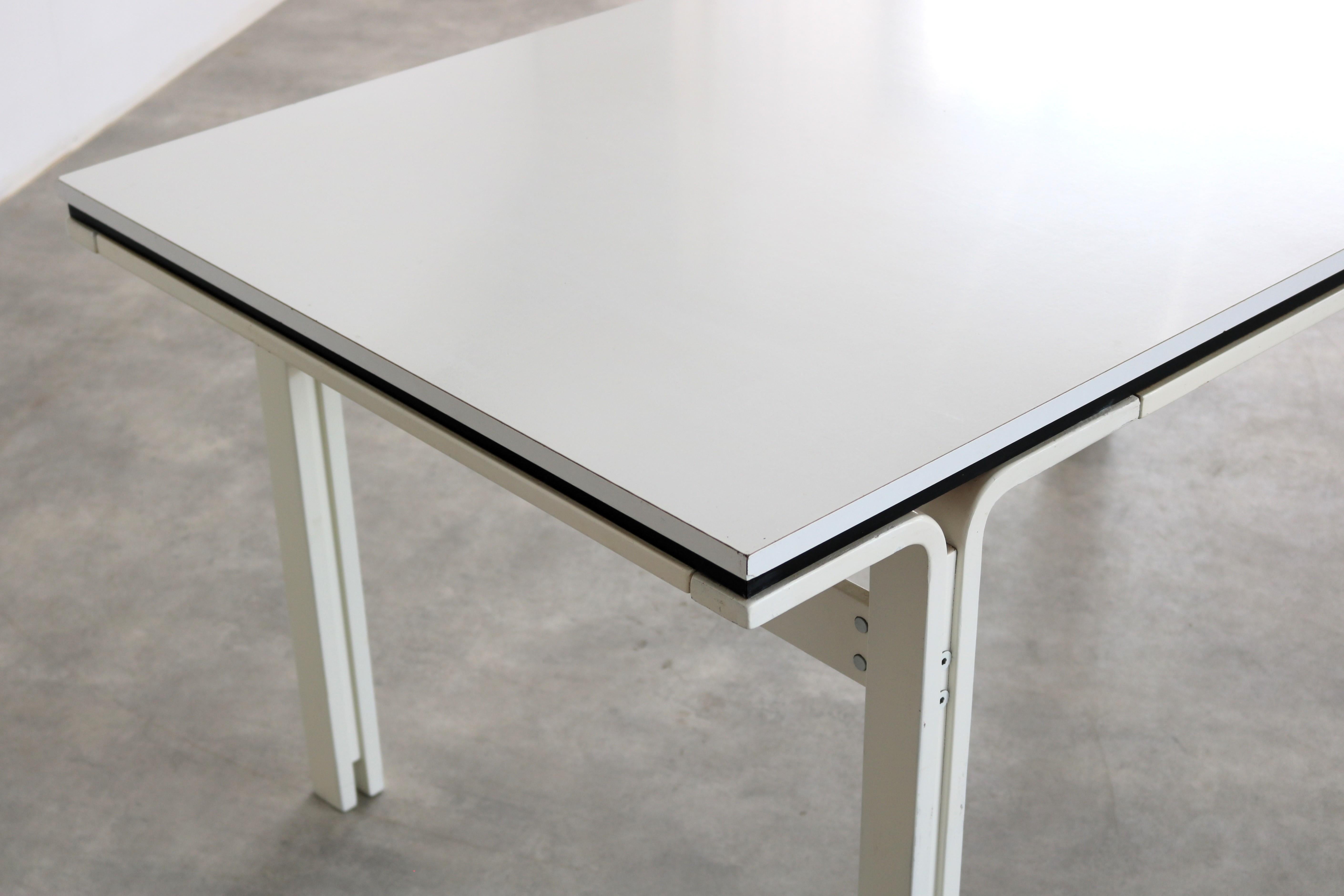 Formica vintage dining table  table  70s  Pastoe For Sale
