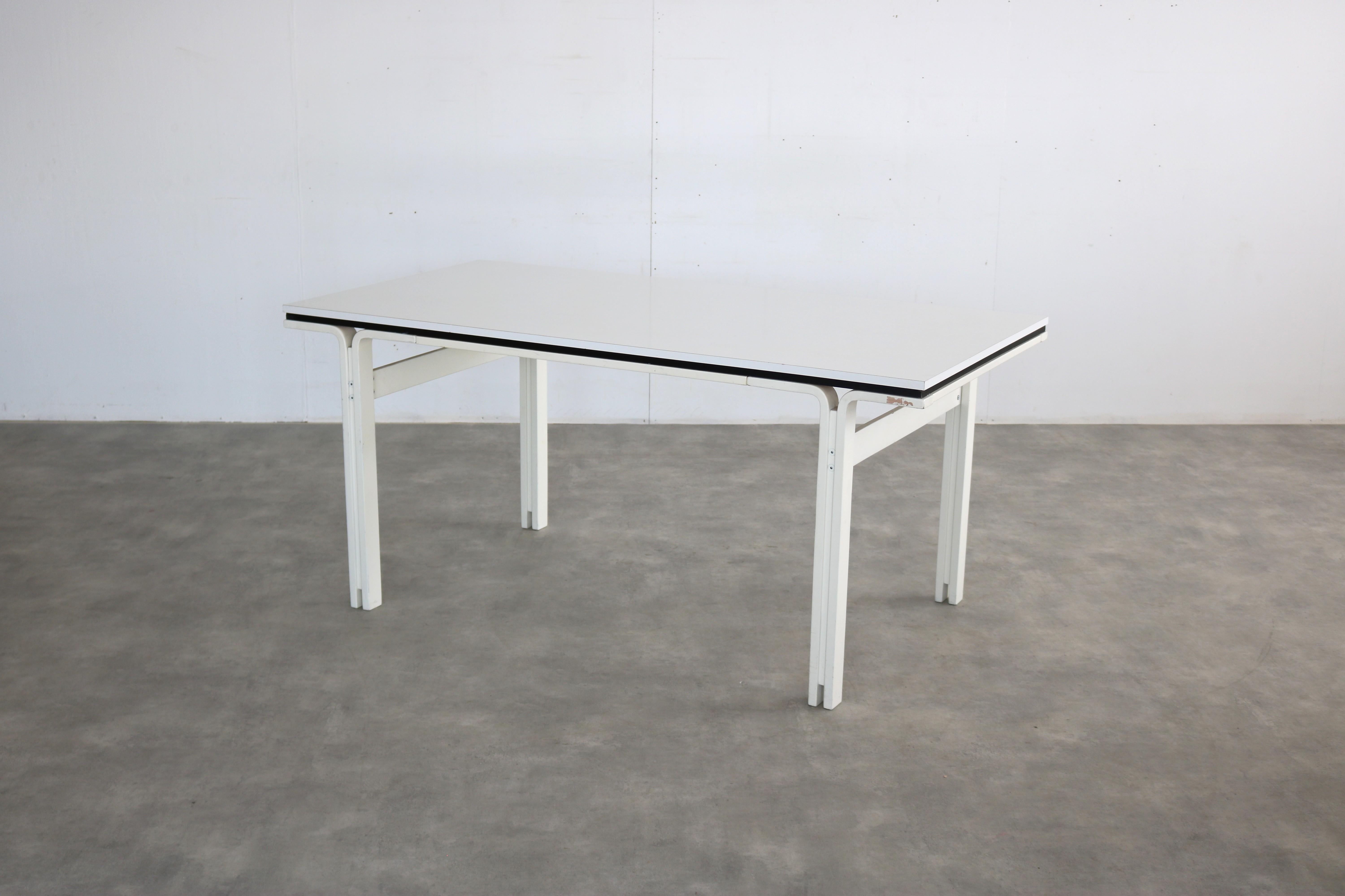 Dutch vintage dining table  table  70s  Pastoe For Sale