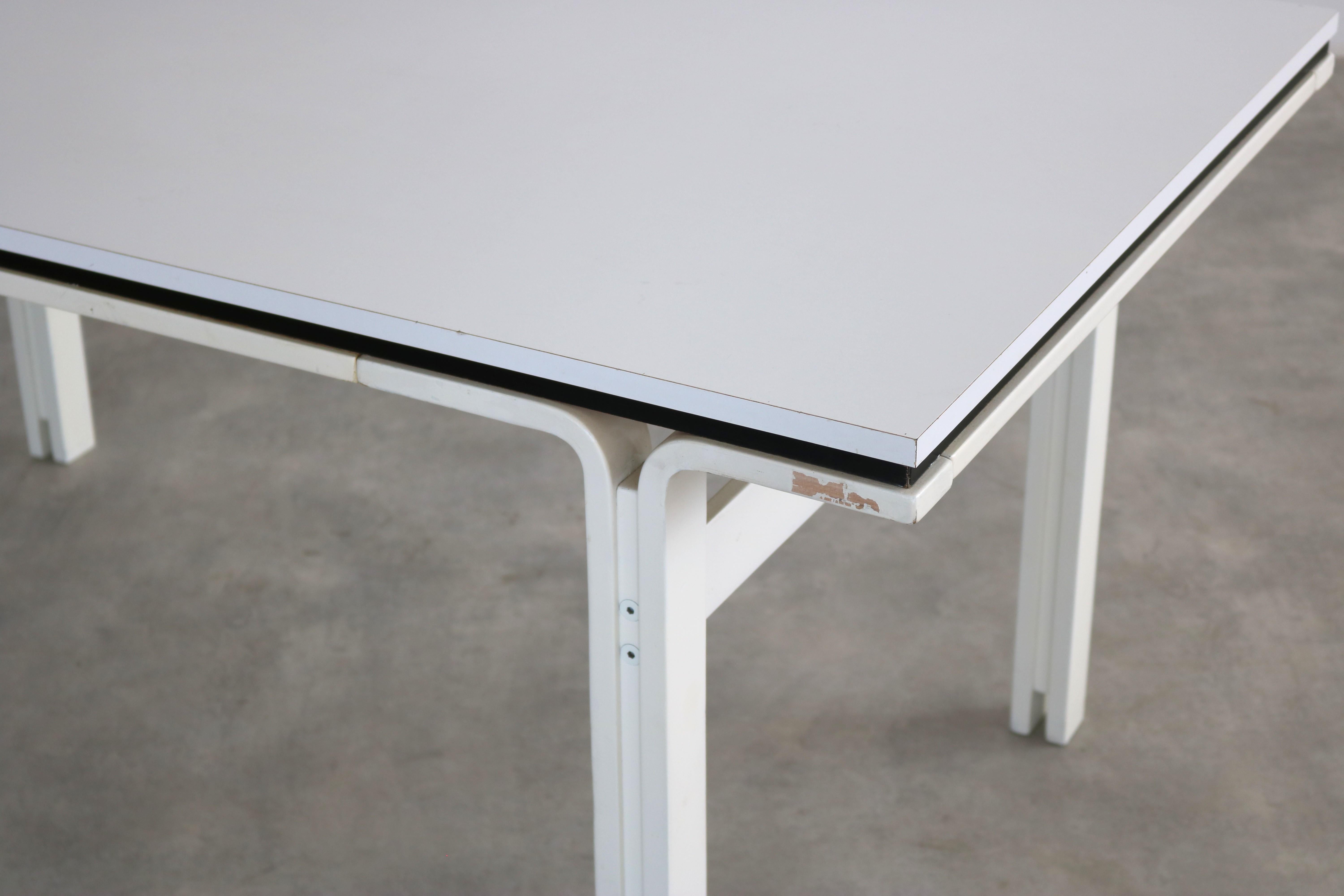 Late 20th Century vintage dining table  table  70s  Pastoe For Sale