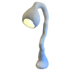 Lampadaire biomorphique N.4 de Studio Chora, lumière sur pied, pierre blanche, en stock