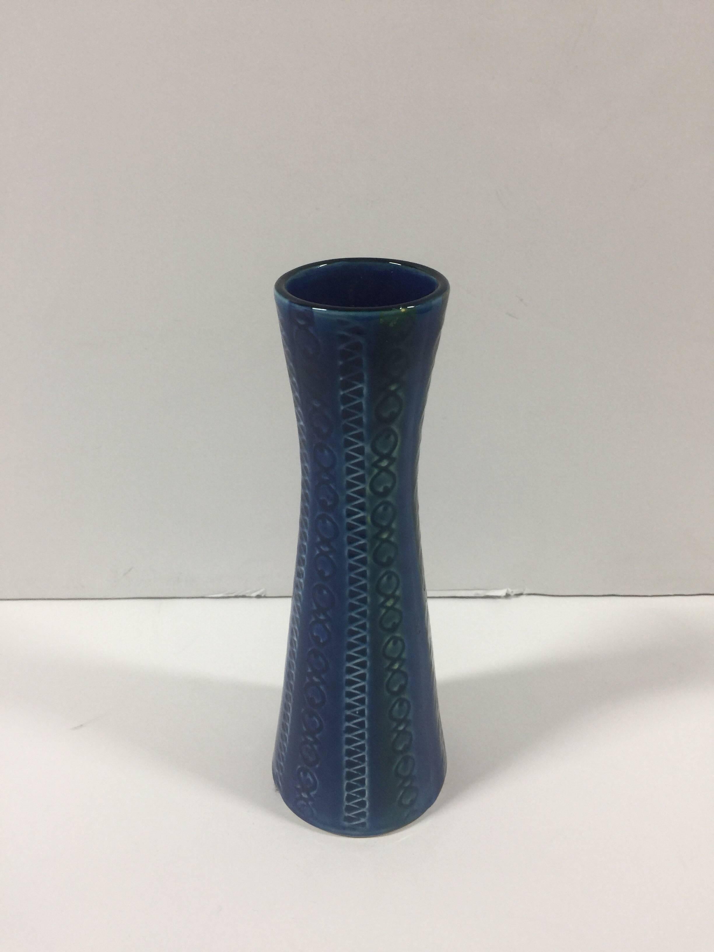 Ceramic bud vase by Bitossi for Raymor, Italy, circa 1960. Features a sgrafitto pattern in blue and black.