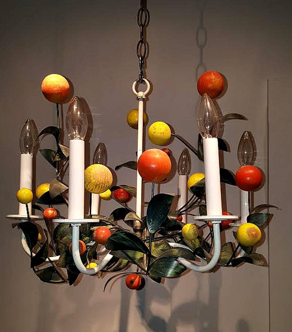 Italian Painted Tole and Wood Chandelier In Excellent Condition In New York, NY