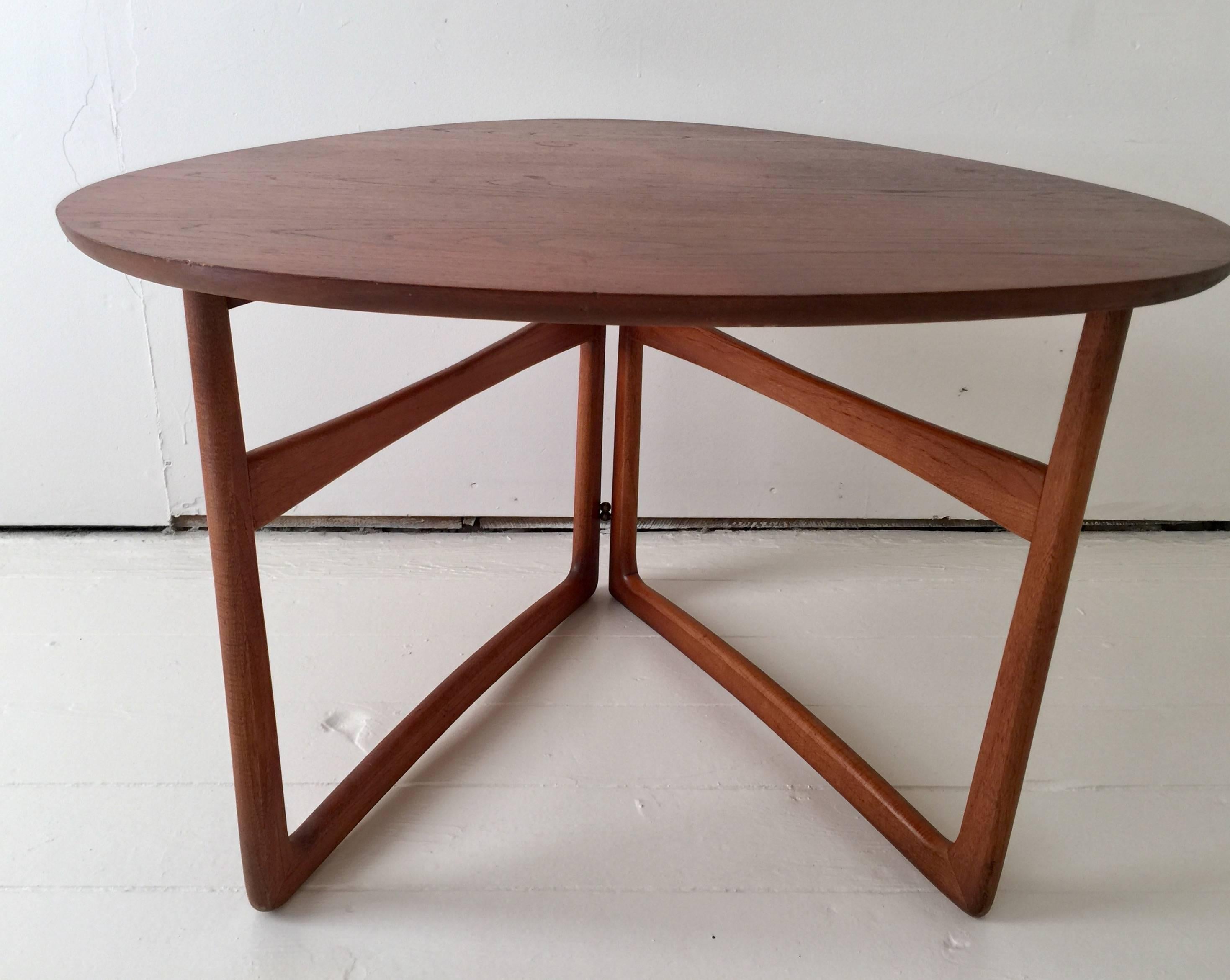American Peter Hvidt style Midcentury Folding Side Table For Sale