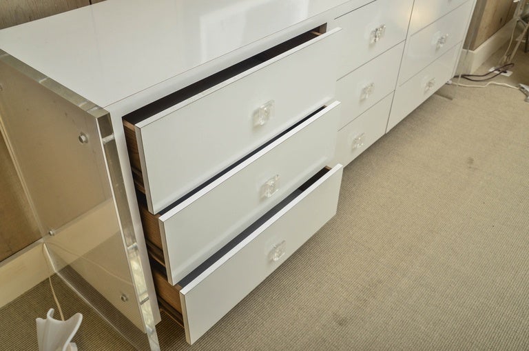 Mid-Century White Nine-Drawer Commode with Lucite Sides and Pulls 2