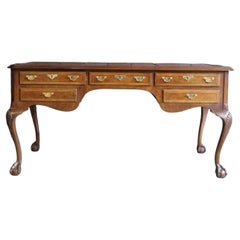 Henredon Traditional Leather Top Writing Desk
