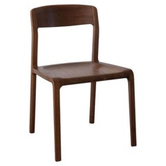 Silla de comedor Percheron de madera maciza de nogal negro