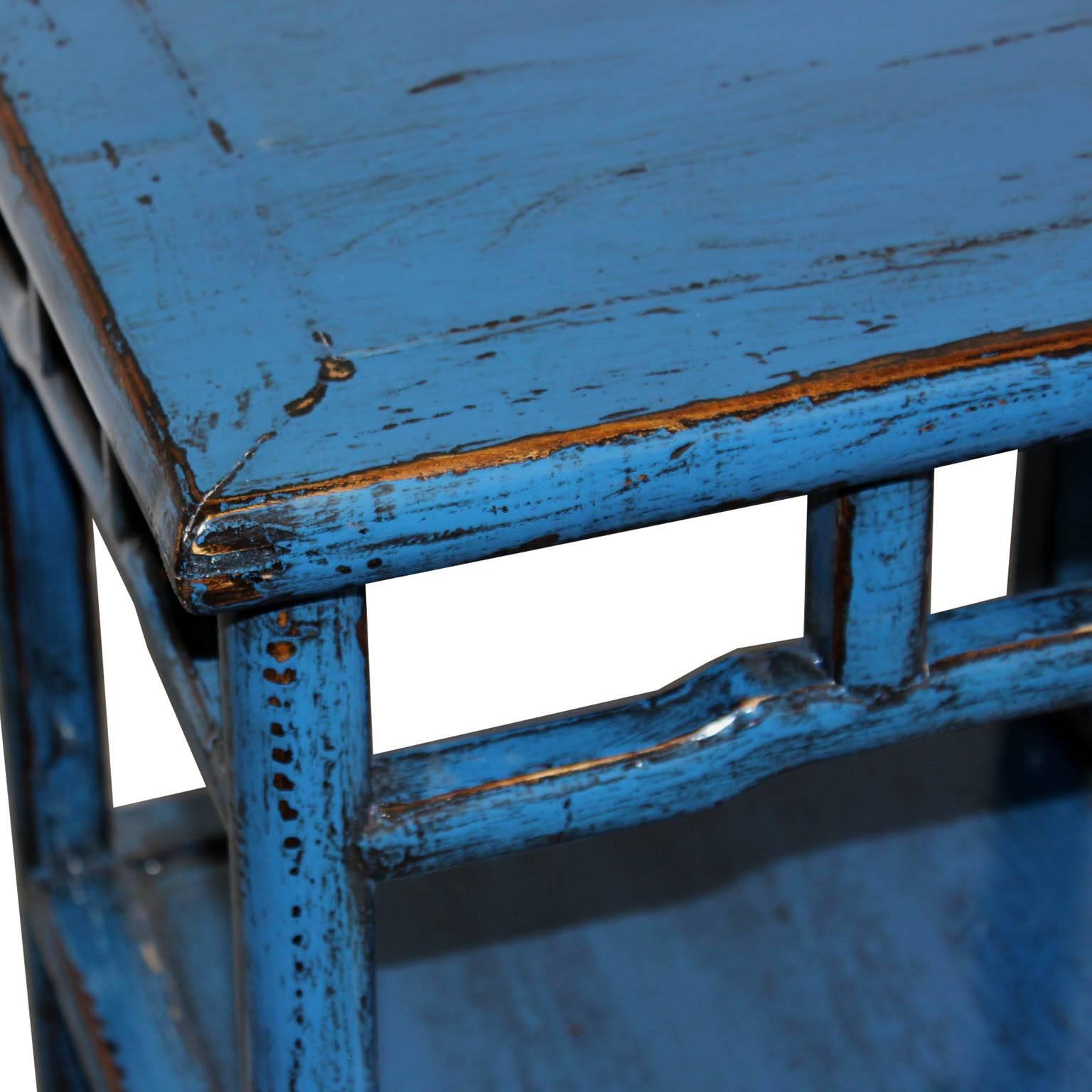 Blue End Table In Good Condition In San Francisco, CA