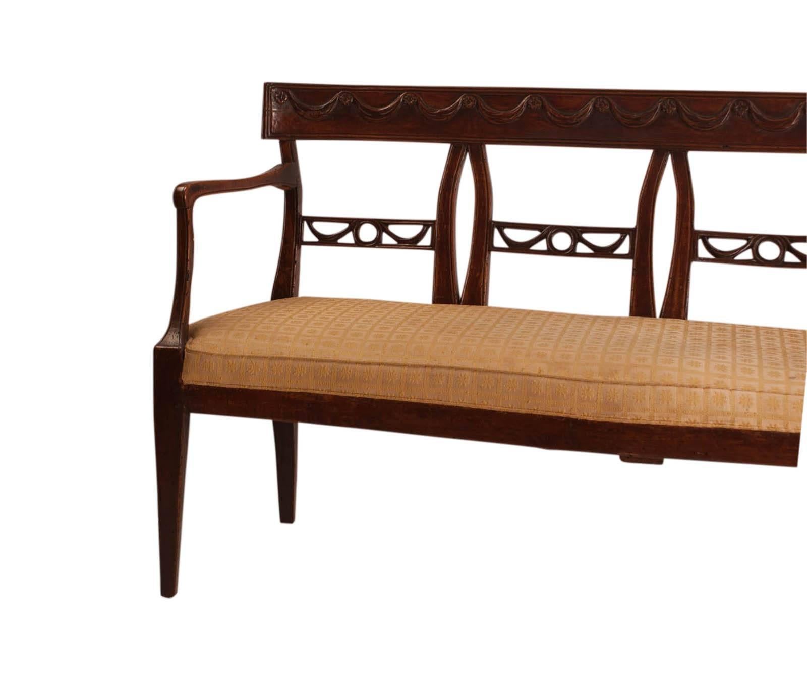 Neoclassical Cherry Italian Bench or Settee, circa 1800 In Good Condition In San Francisco, CA