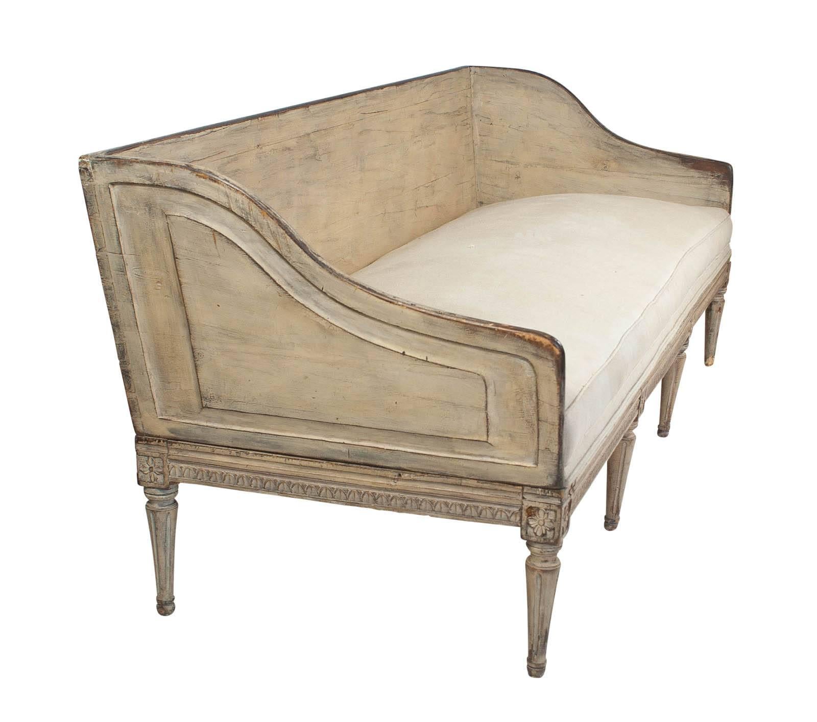 Gustavian Painted Sofa Sweden, circa 1780 In Good Condition In San Francisco, CA