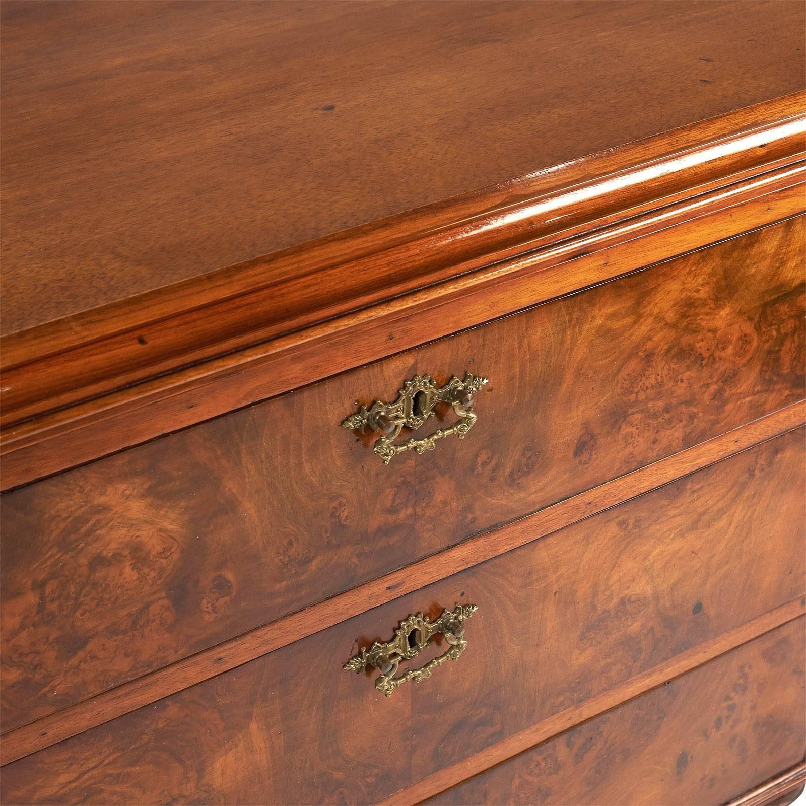 Swedish Biedermeier Chest of Drawers in Burled Elm, circa 1850 In Excellent Condition In San Francisco, CA