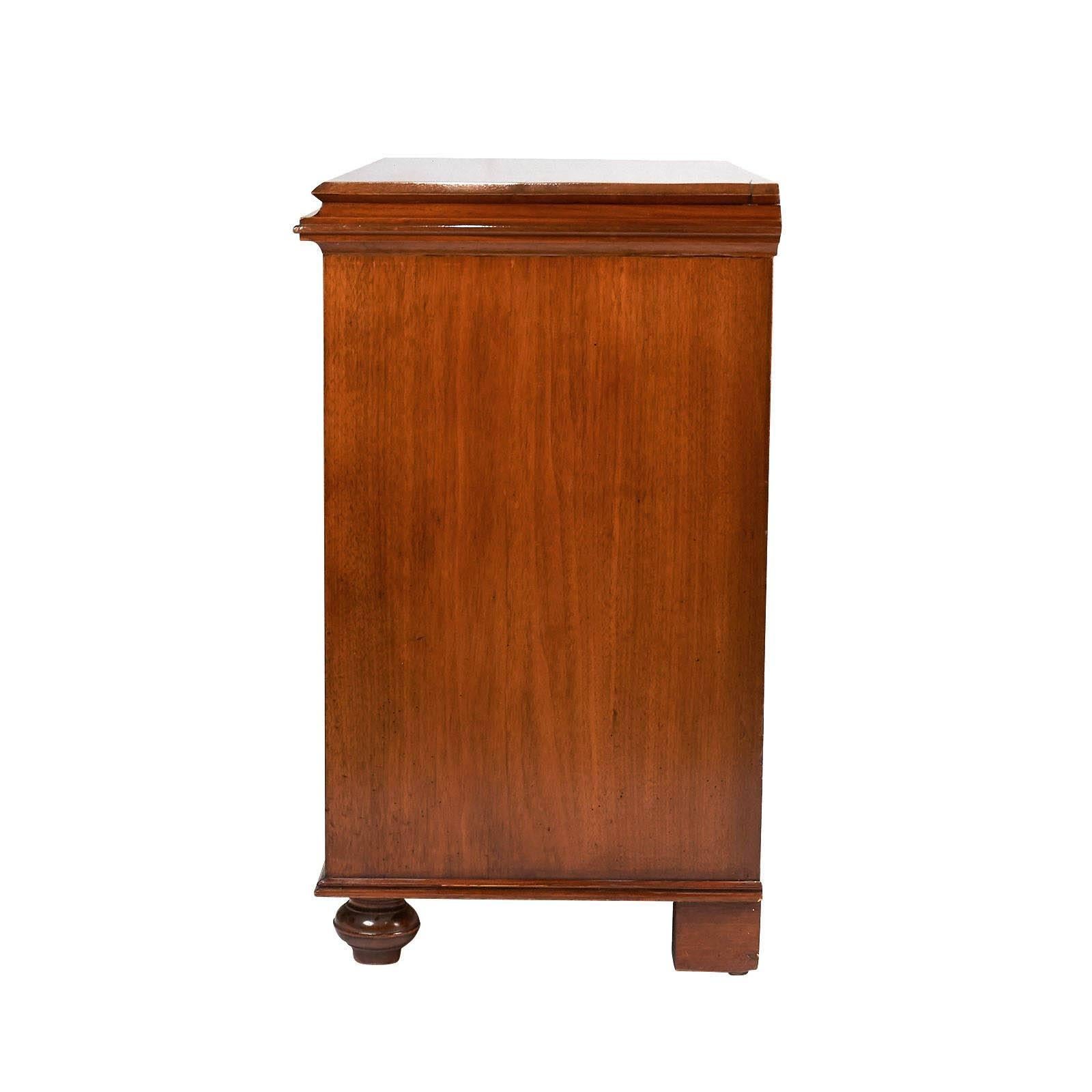 Swedish Biedermeier Chest of Drawers in Burled Elm, circa 1850 3