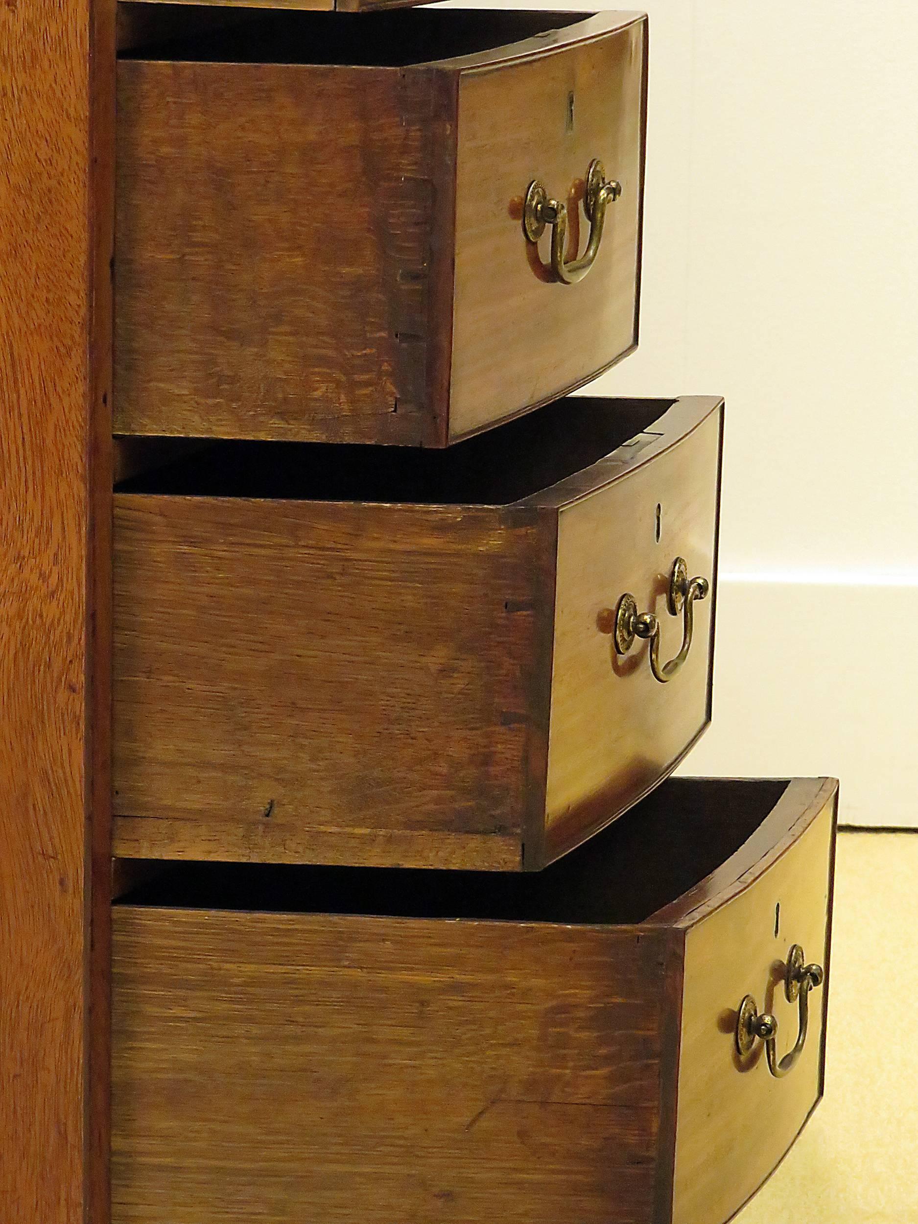 English Georgian Small Bow Front Sideboard or Brandy Board, England, circa 1790