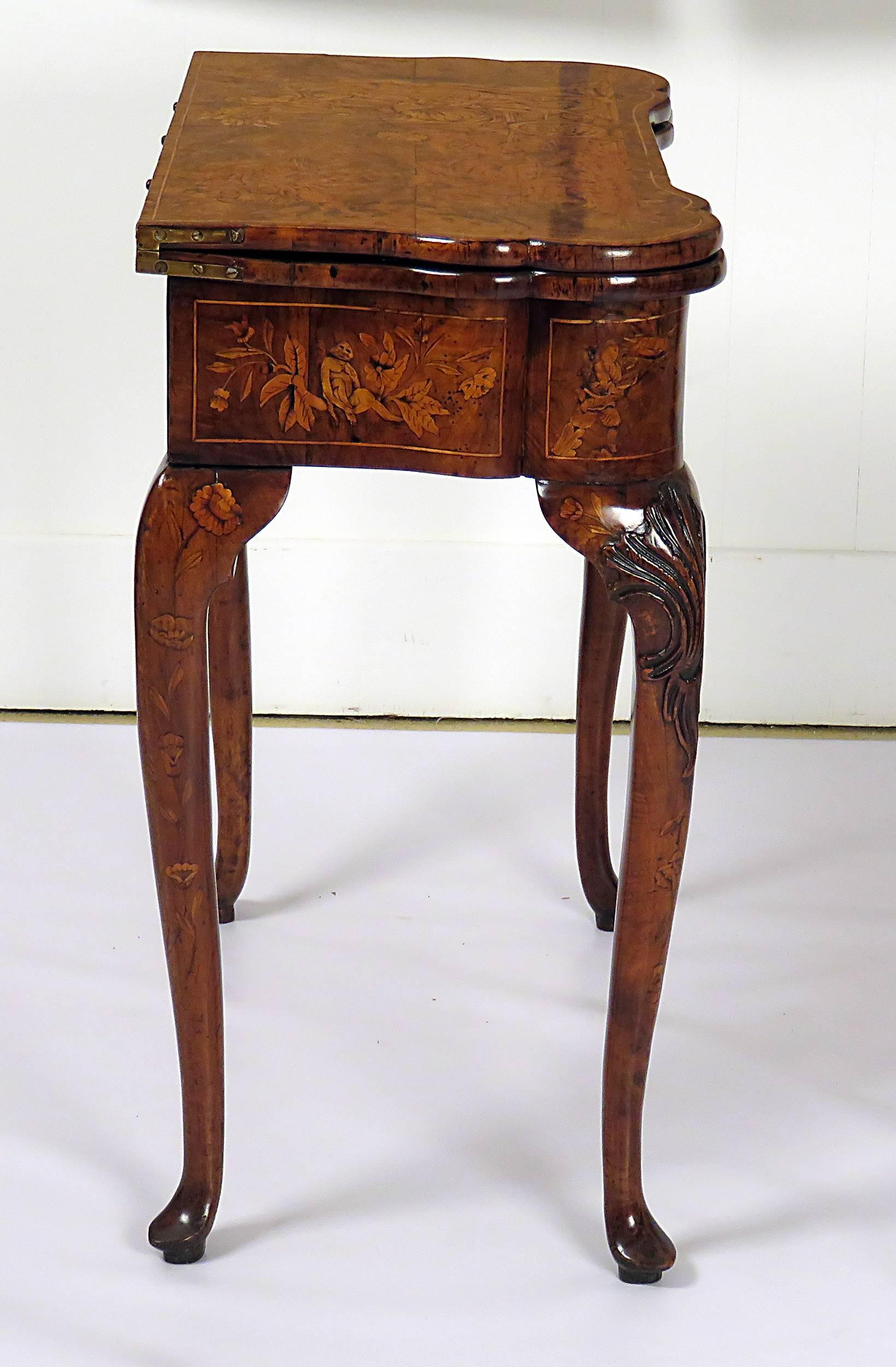 George II English Inlaid Games Table in Walnut with Boxwood In Good Condition In San Francisco, CA
