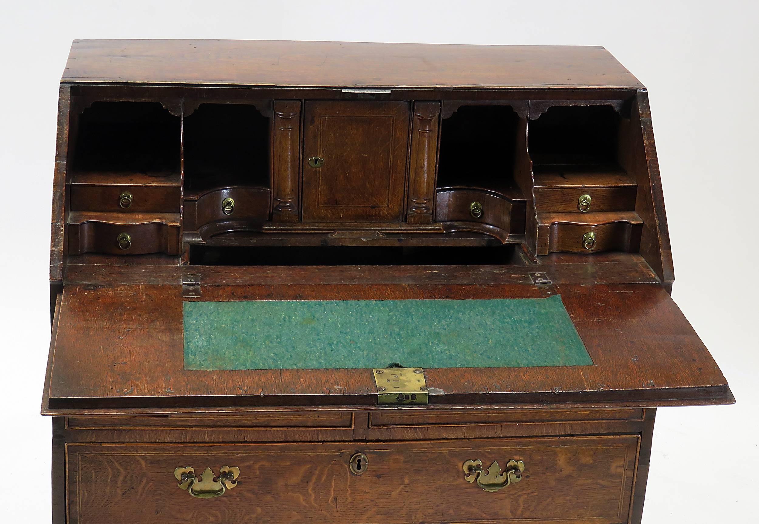 Early Georgian English Oak Slant Front Desk, circa 1740 In Good Condition In San Francisco, CA