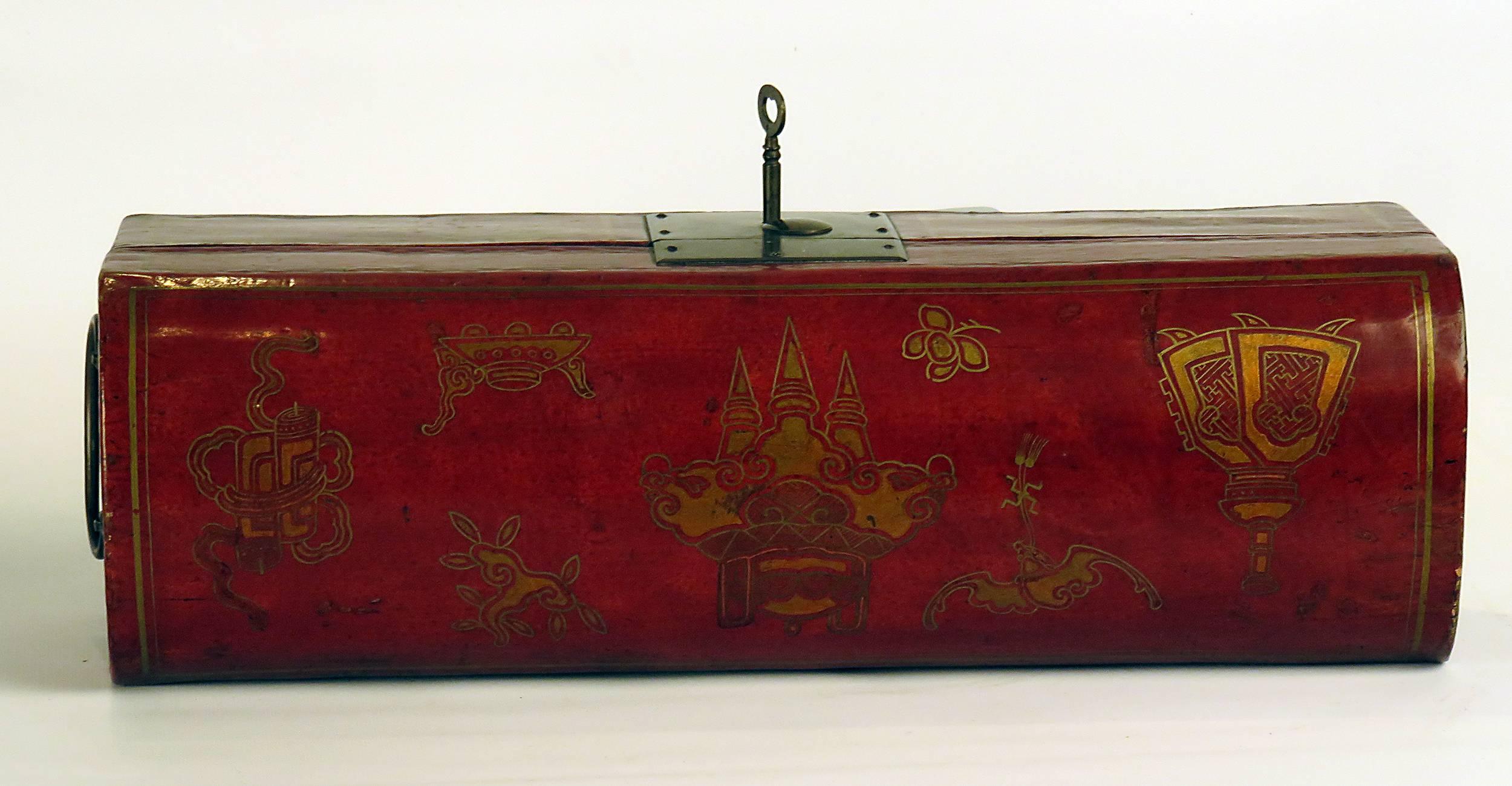 Leather and Red Lacquer Chinese Domed Box, circa 1870 In Good Condition In San Francisco, CA