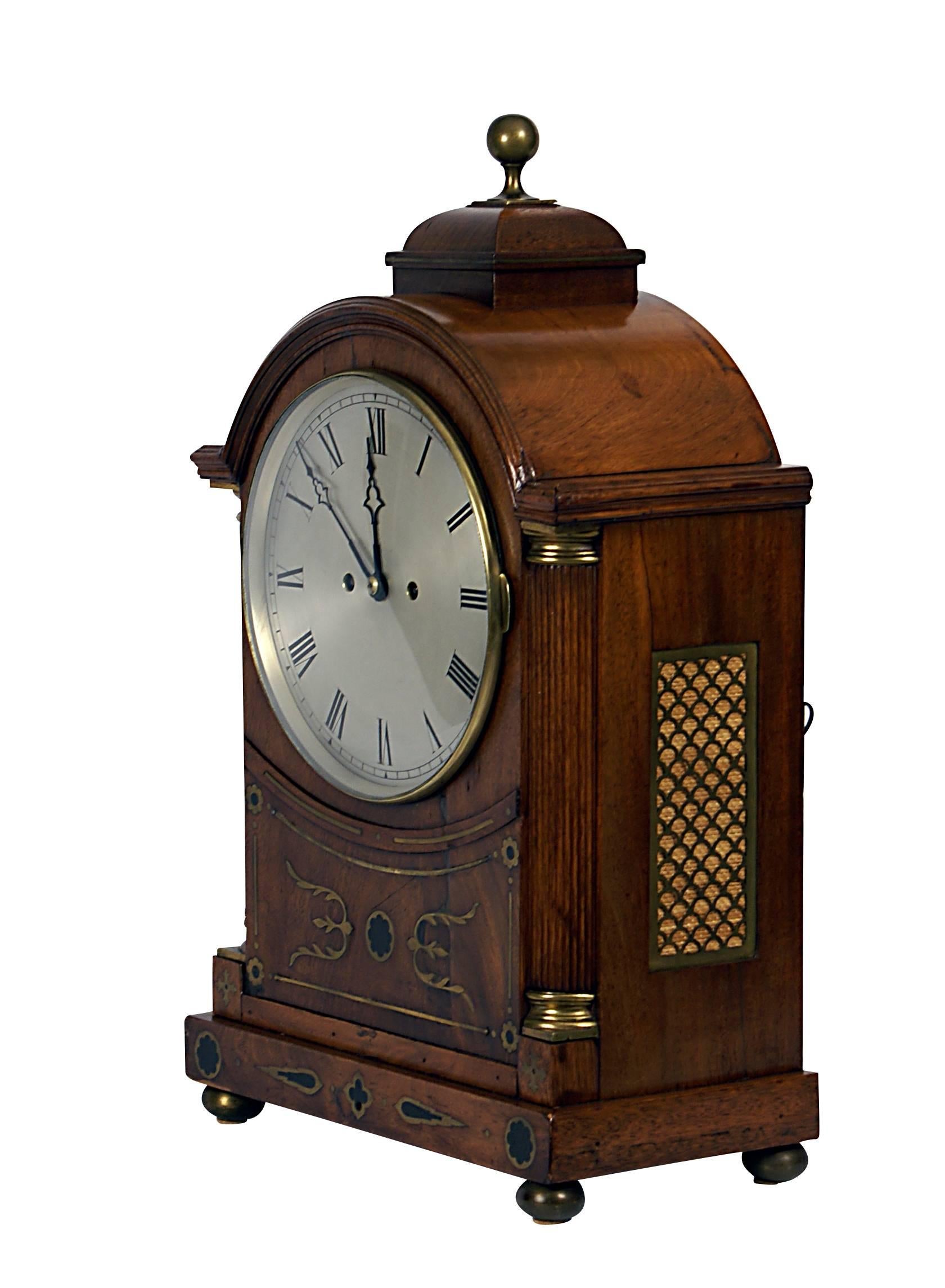 English Regency Mahogany Brass Inlaid Bracket Clock, circa 1820 (Vereinigtes Königreich (UK))