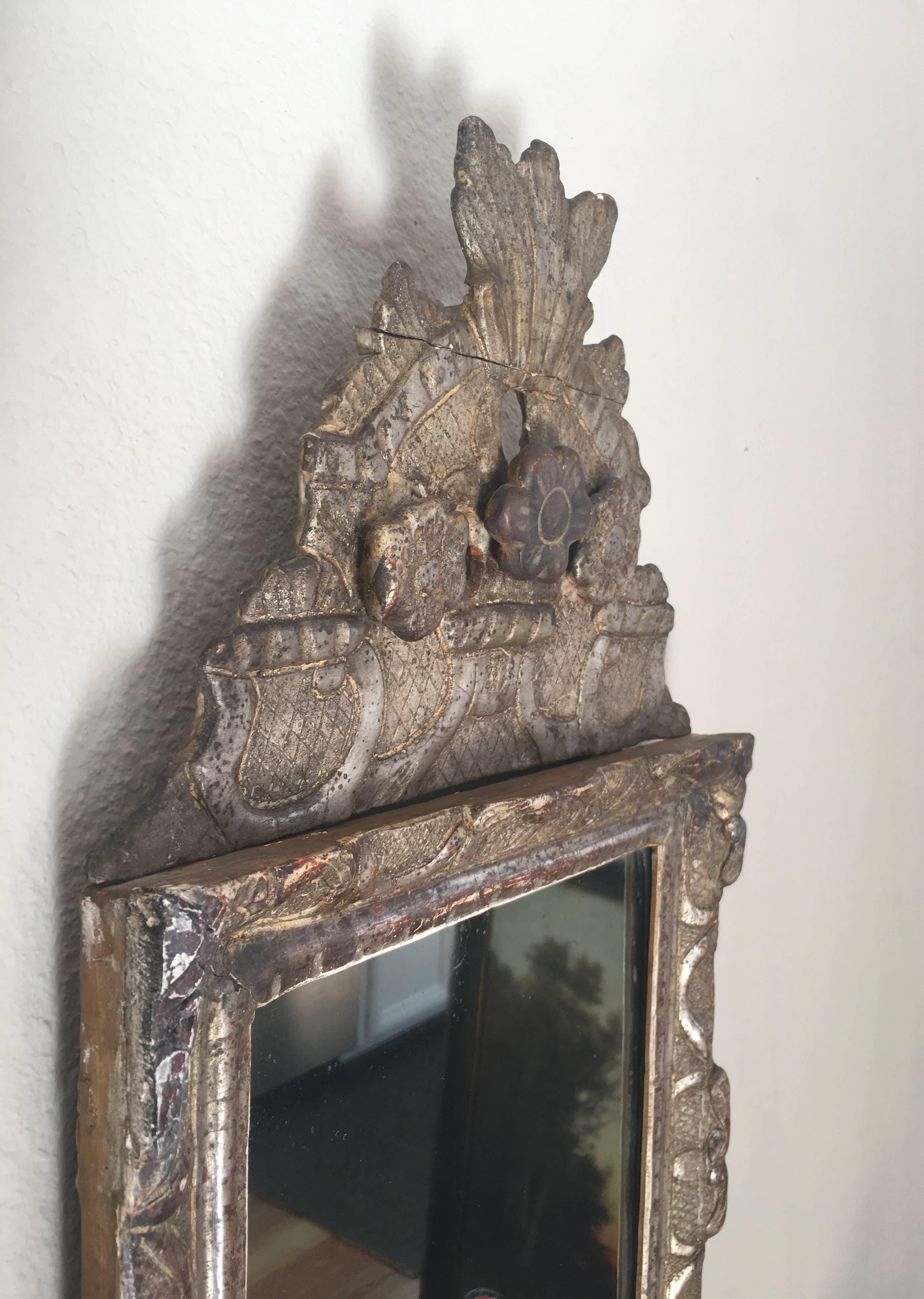 Early 18th Century French Regence Giltwood Mirror In Fair Condition In Larkspur, CA
