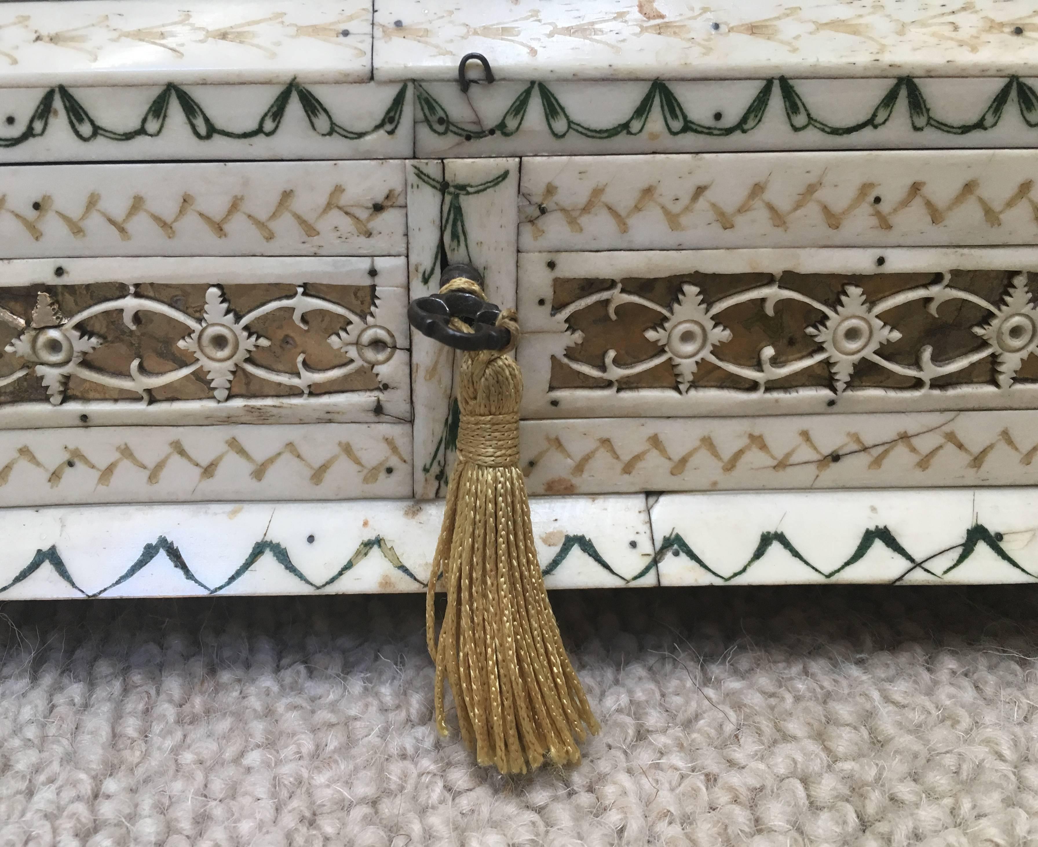 Early 19th Century Russian Stained and Carved Bone Table Box with delicate gold  In Good Condition For Sale In Larkspur, CA
