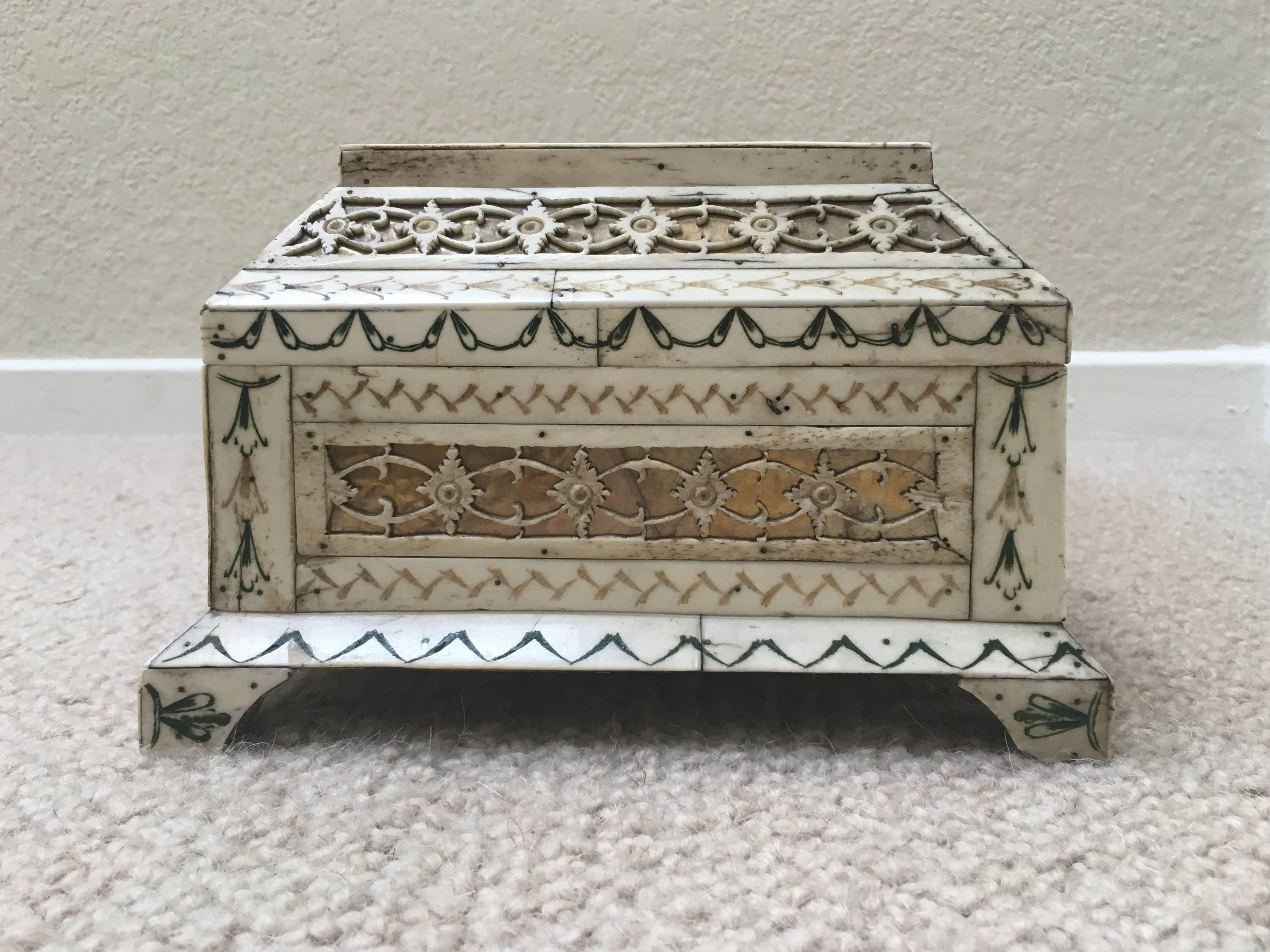 Early 19th Century Russian Stained and Carved Bone Table Box with delicate gold  For Sale 3