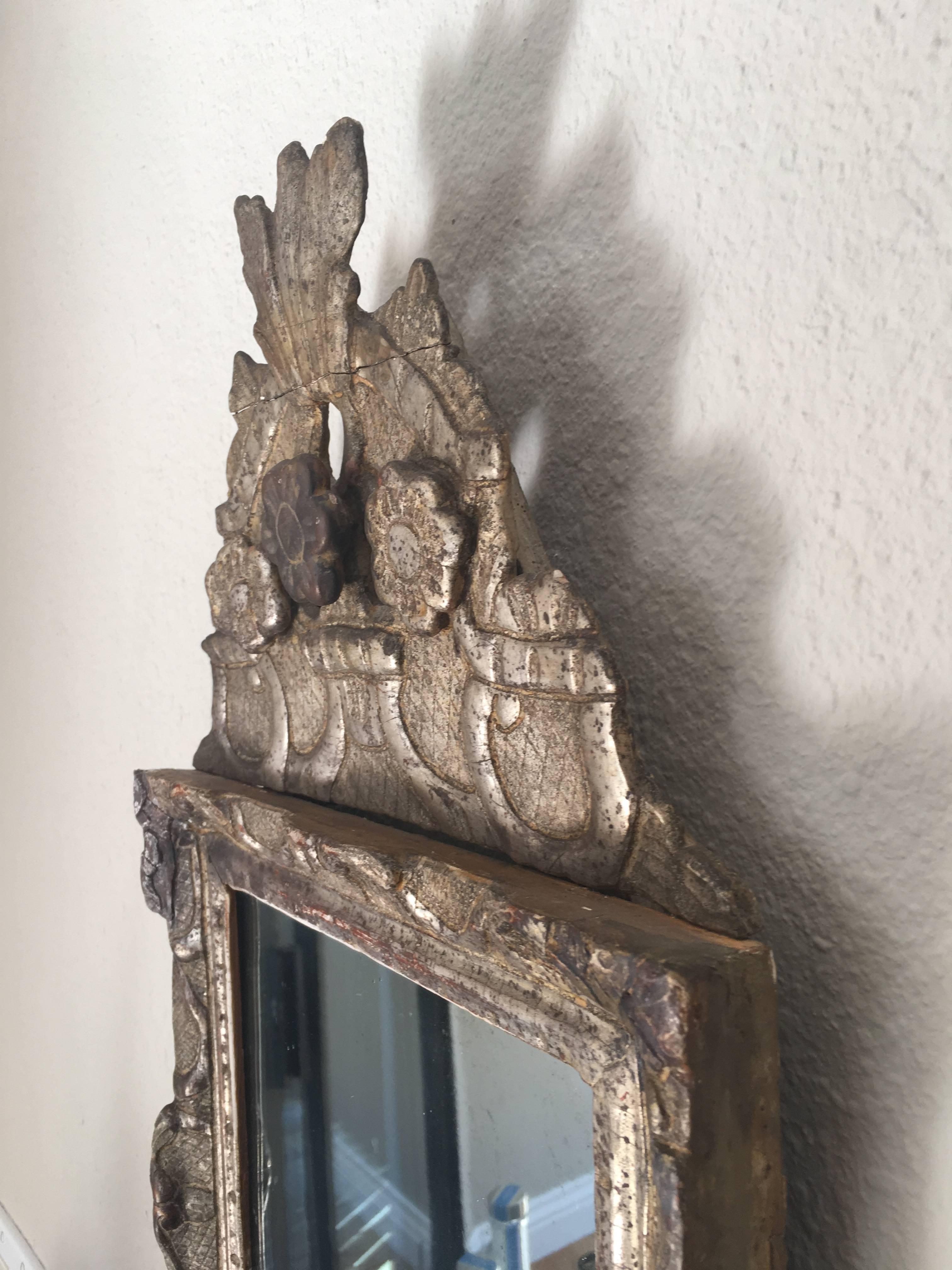Early 18th Century French Regence Giltwood Mirror 1