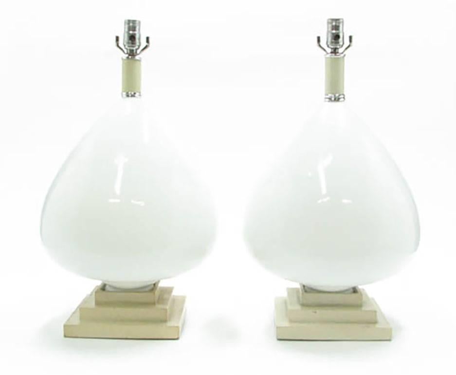 Mid-Century Modern  A Pair of Handblown Italian Memphis Design Glass Lamps after Max Ingrand For Sale