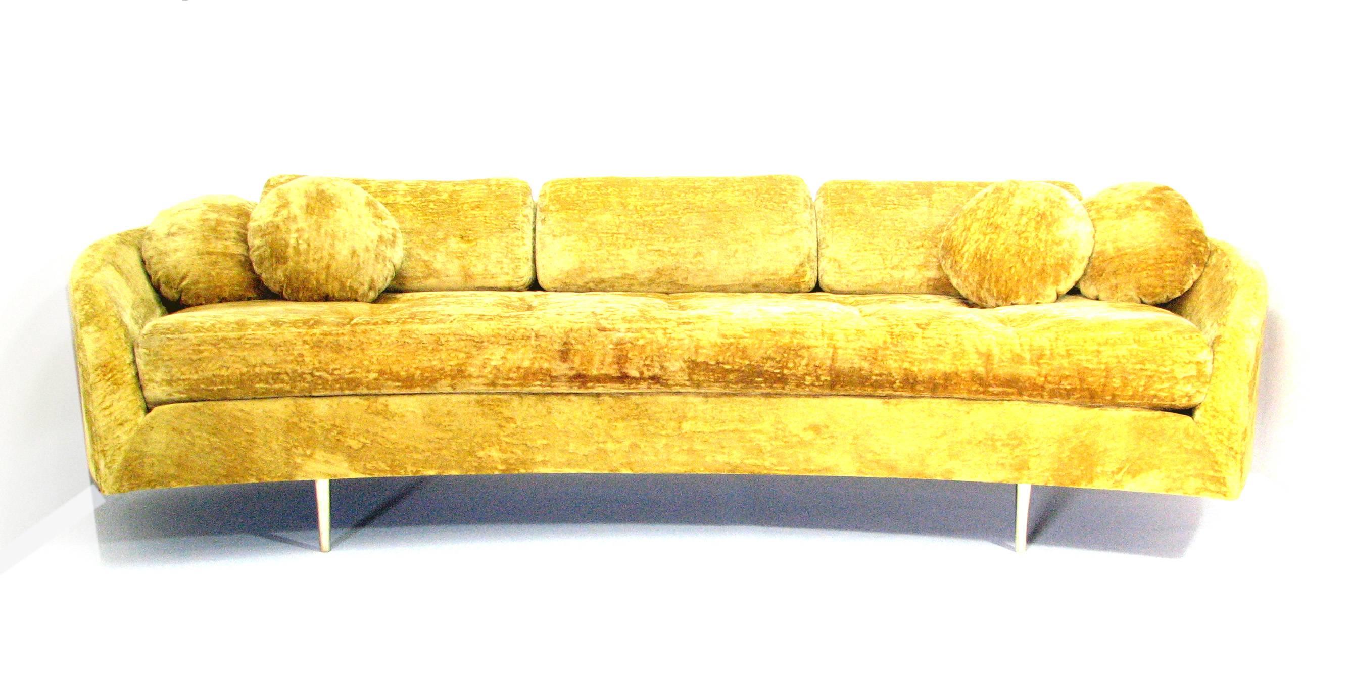 Dramatic floating Mid-Century sofa in original gold velvet upholstery on minimal gold metal legs.

Measures: 22.5 inches high at mid-arm.