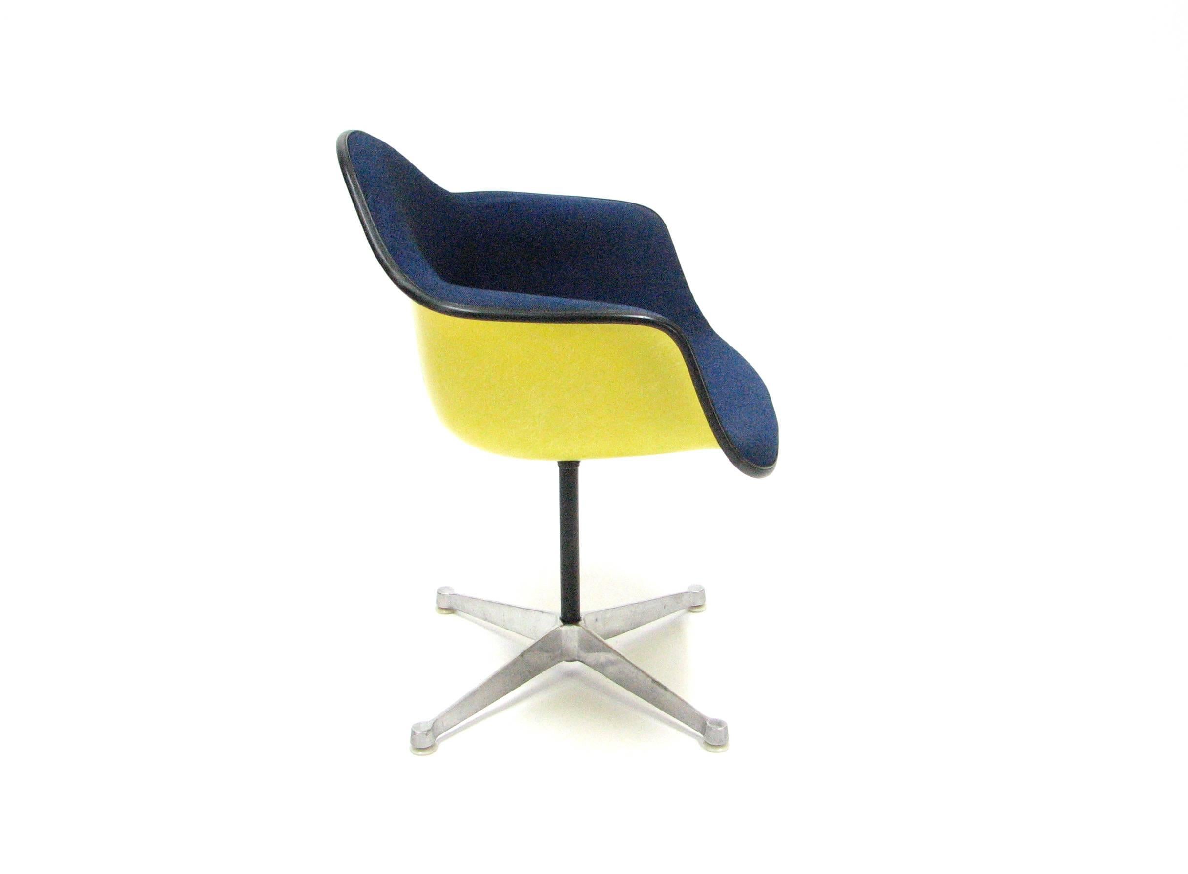 Iconic Mid-Century Upholstered Eames PAC Fiberglass Chair for Herman Miller In Good Condition In Portland, OR
