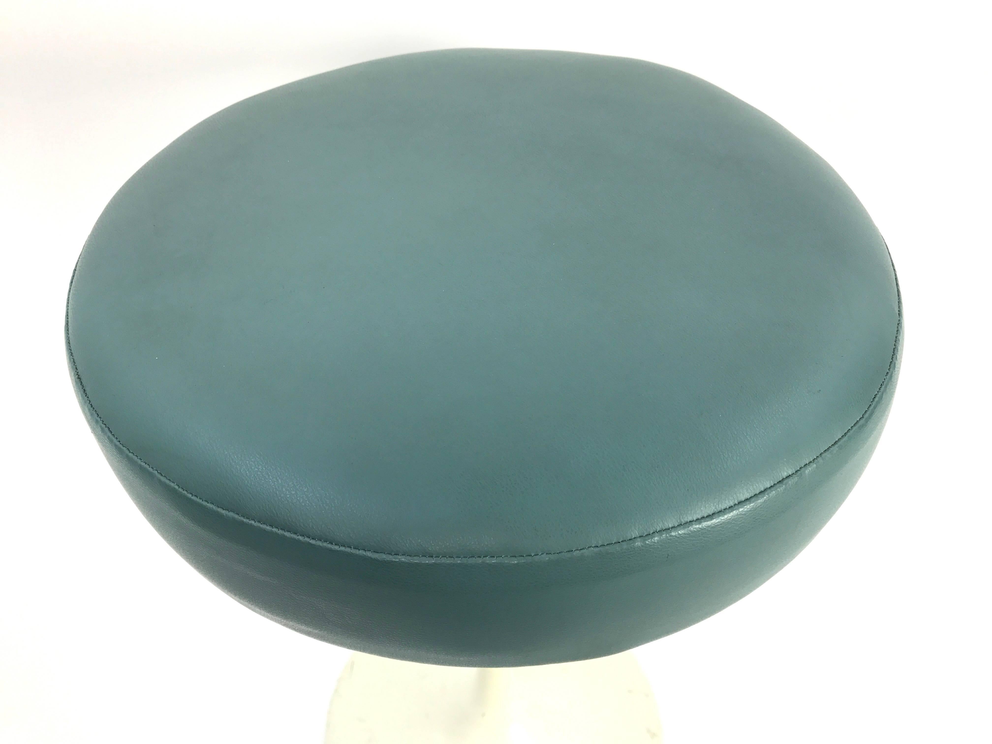 American Eero Saarinen Tulip Stool for Knoll For Sale