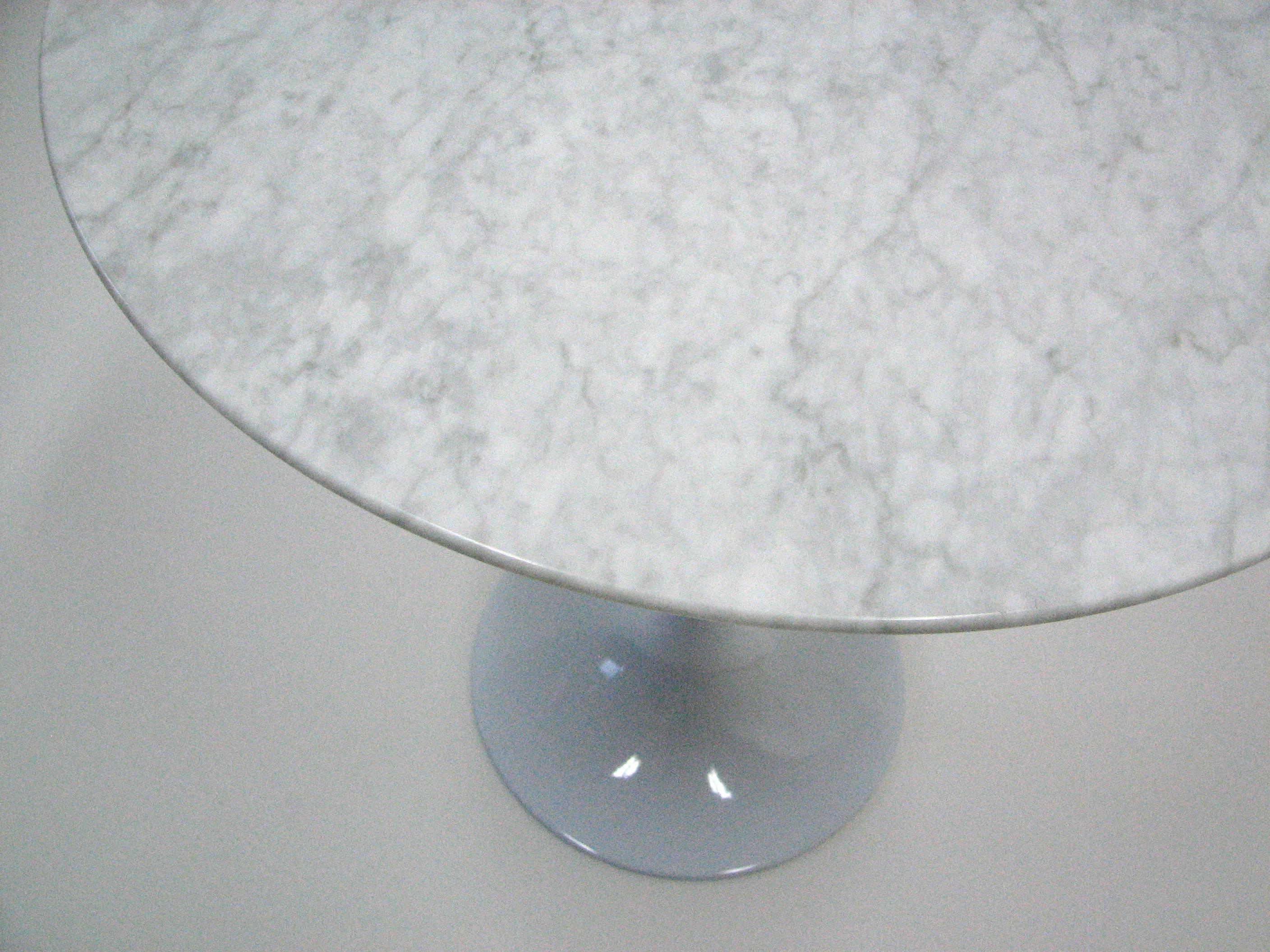 Chinese Carrara Marble Tulip Side Table in the Manner of Eero Saarinen For Sale