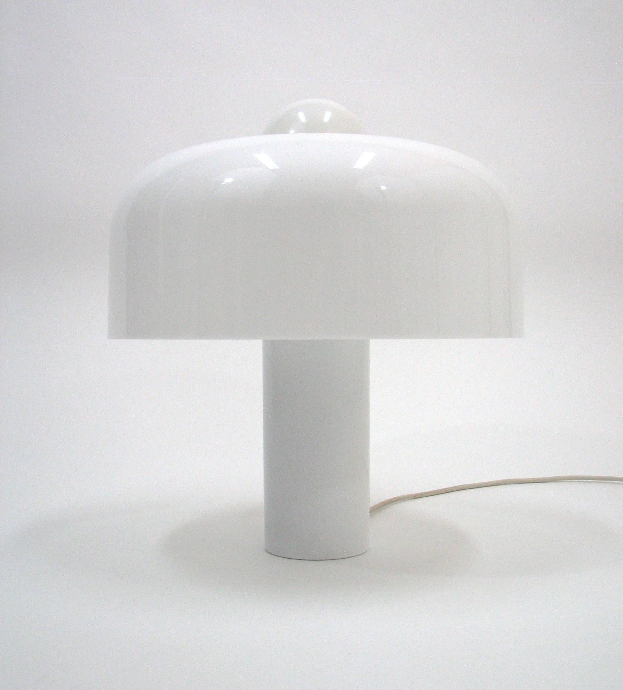 Brumbury Table Lamp by Luigi Massoni for Guzzini In Good Condition For Sale In Portland, OR