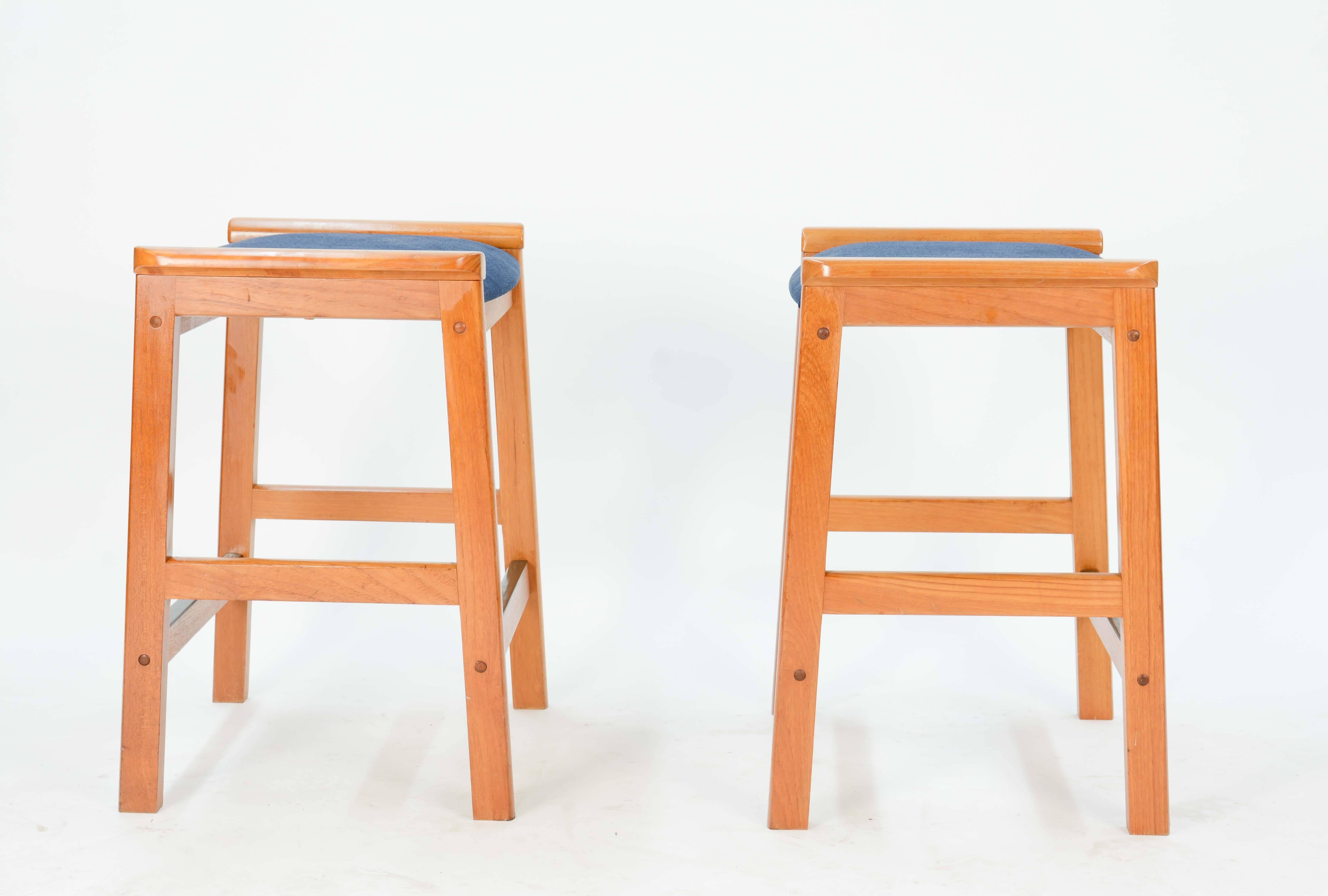 Pair of J.L. Moller-Hojbjerg Danish Modern Bar Stools with Royal Blue Fabric In Good Condition In Portland, OR