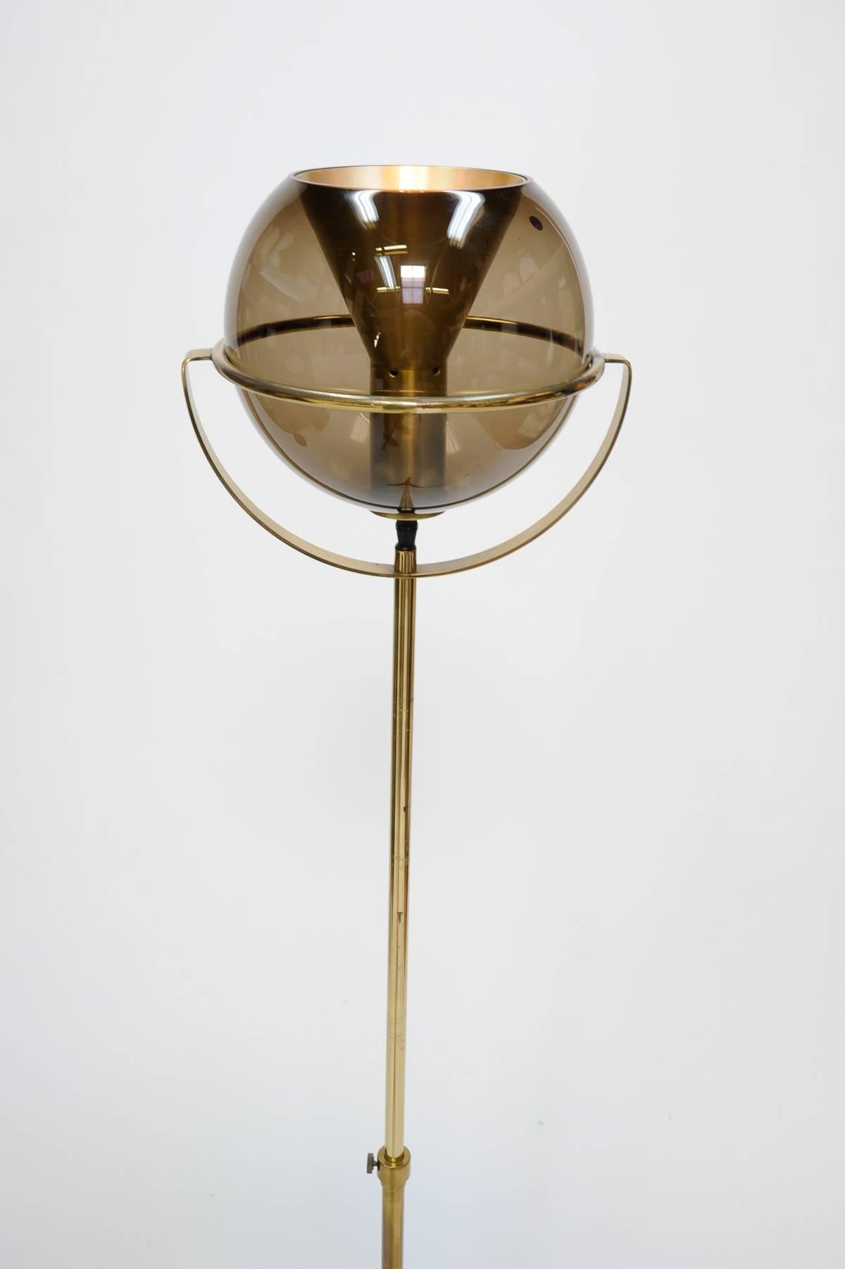 Rare Adjustable Floor Lamp by Frank Ligtelijn for RAAK of Amsterdam In Good Condition In Portland, OR