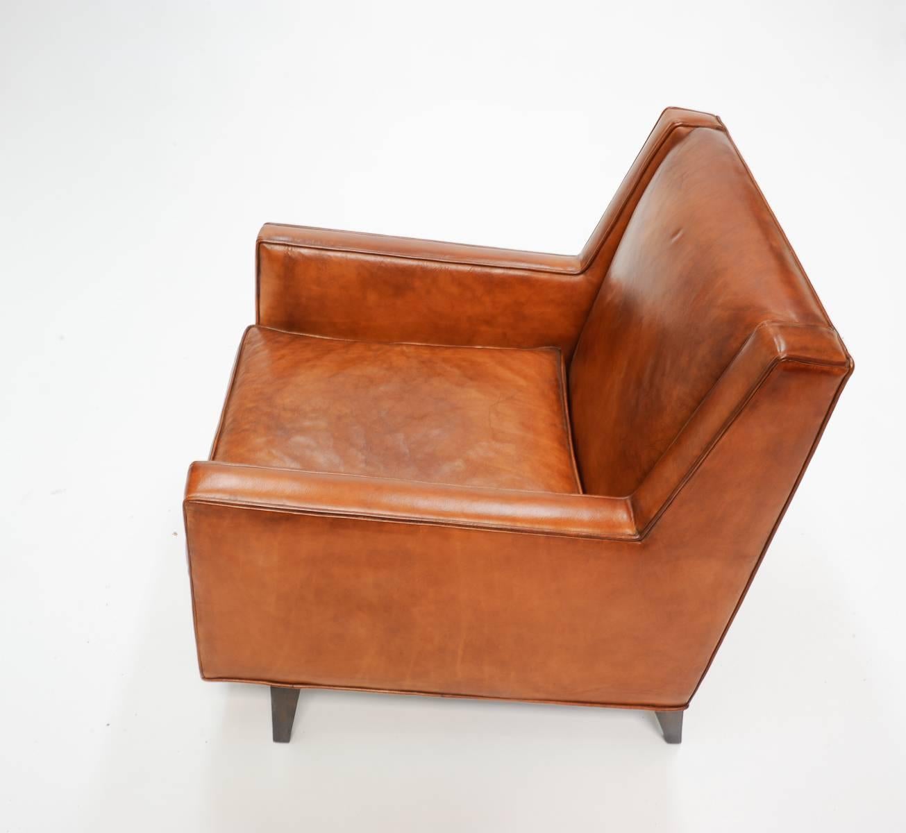 Stylish and Comfortable Pair of Edward Wormley for Dunbar Leather Club Chairs In Good Condition In Portland, OR