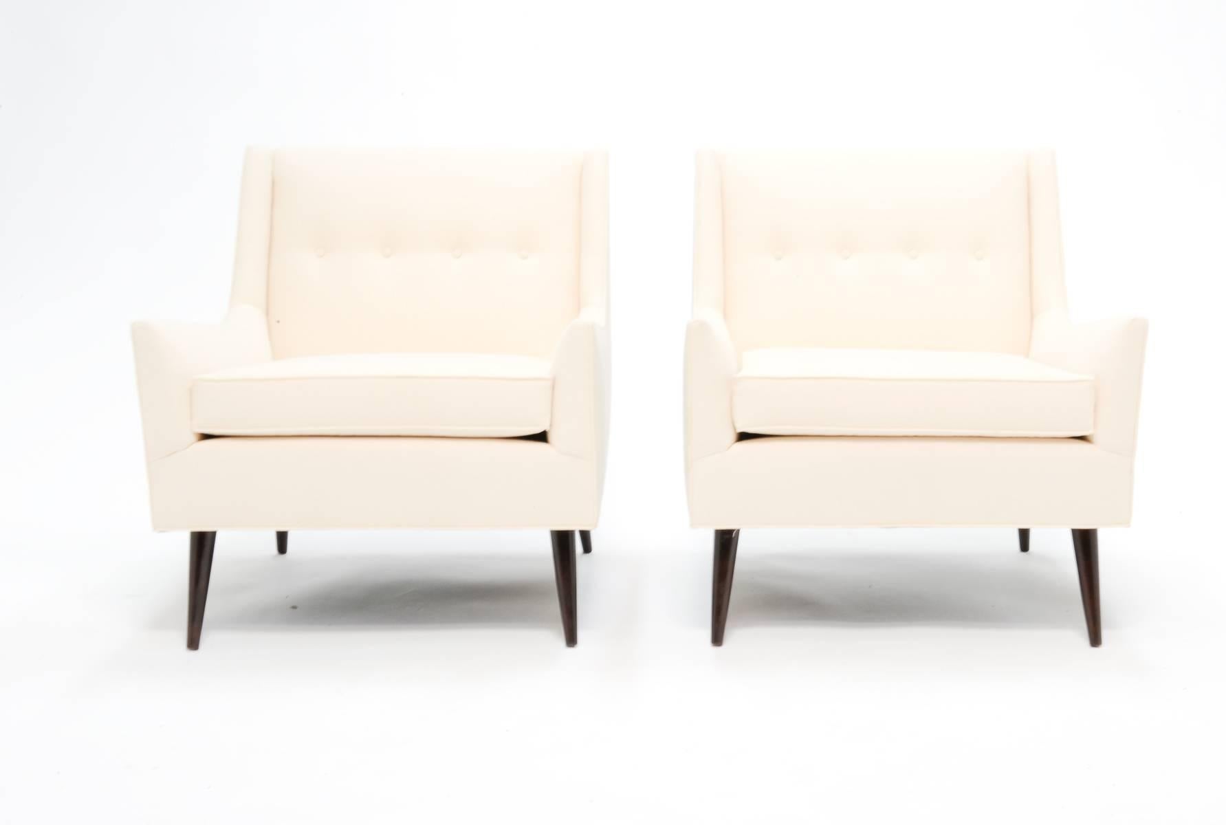 Mid-Century Modern Pair of Milo Baughman Club Chairs with Elegant Lines and Style